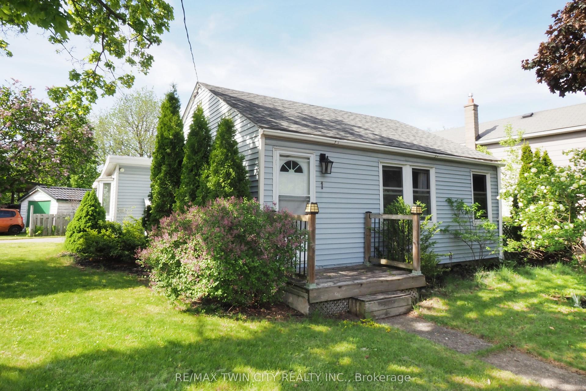 1 Forbes Street — photo 1