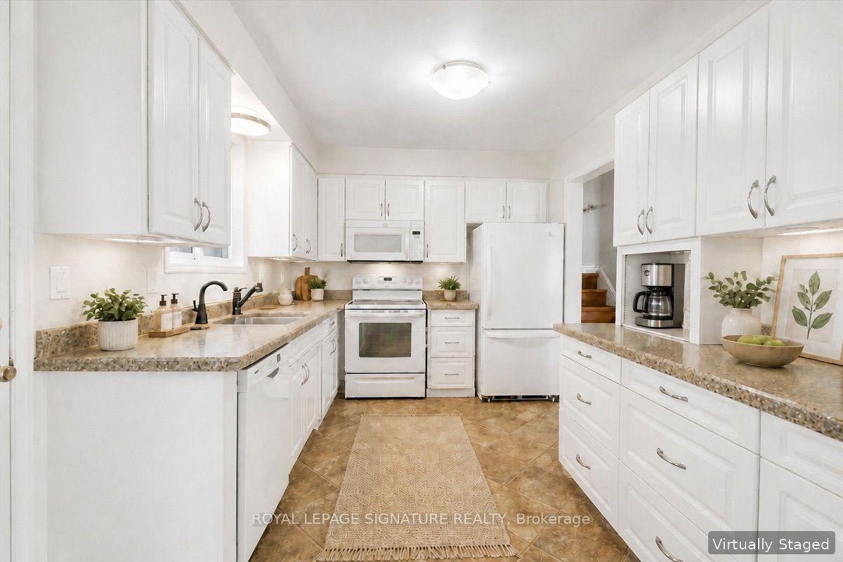 421 Franklin Street N — photo 8