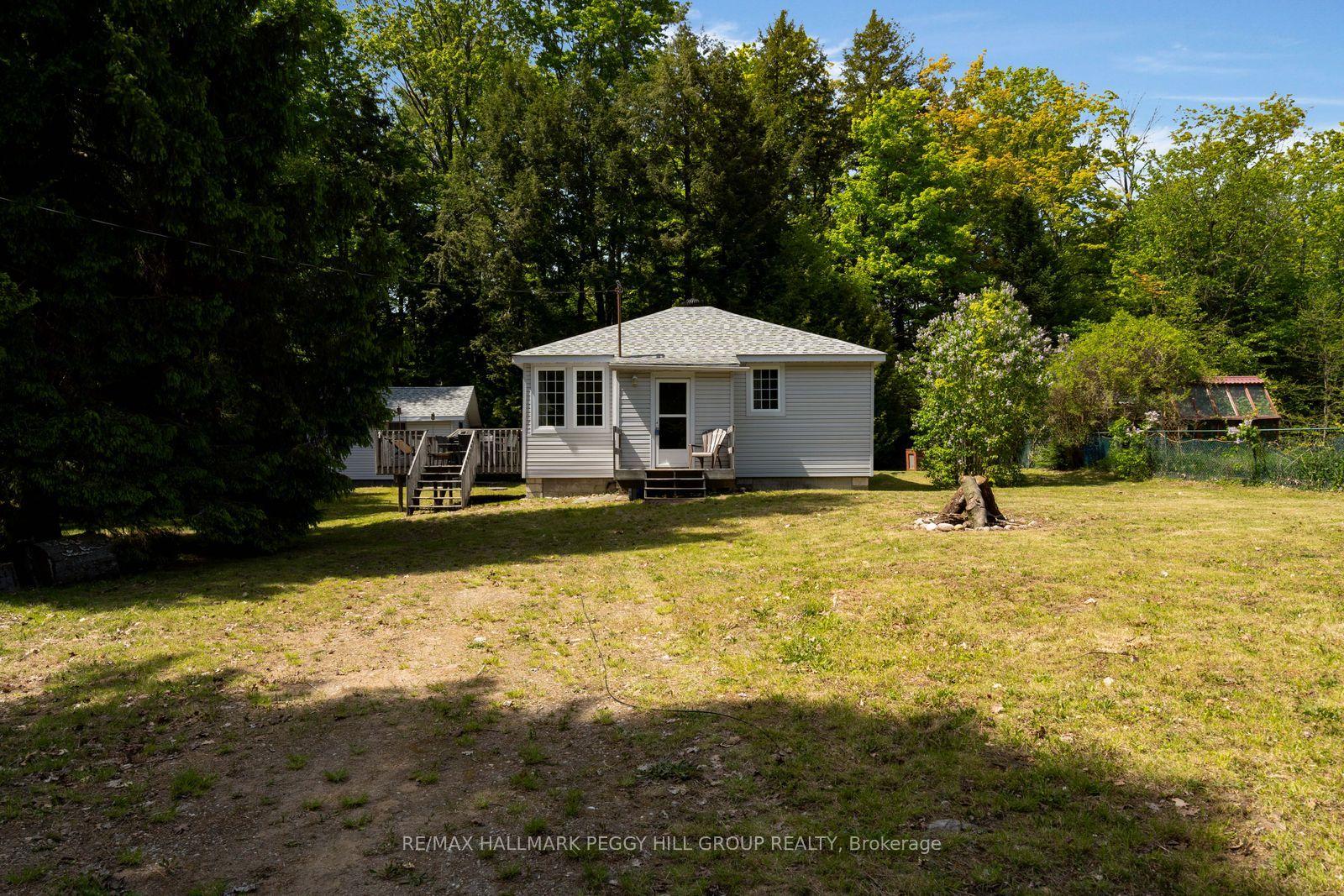 16 Susan Court — photo 1