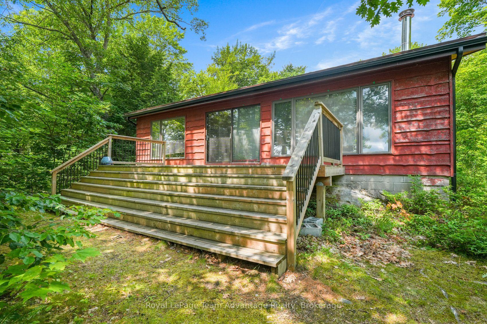 32 Christie Court — photo 1