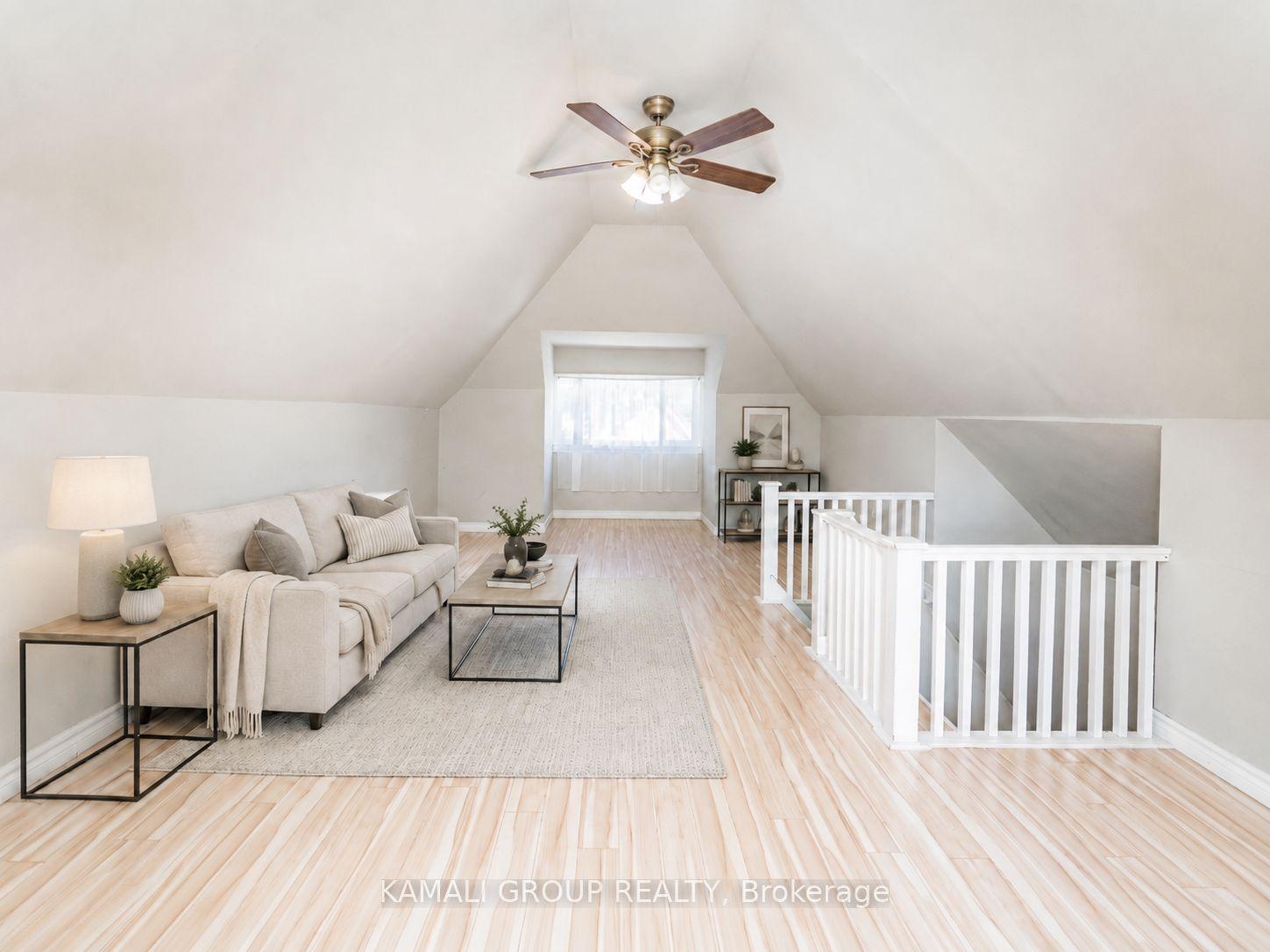 25 Spadina Avenue UPPER #UPPER — photo 1