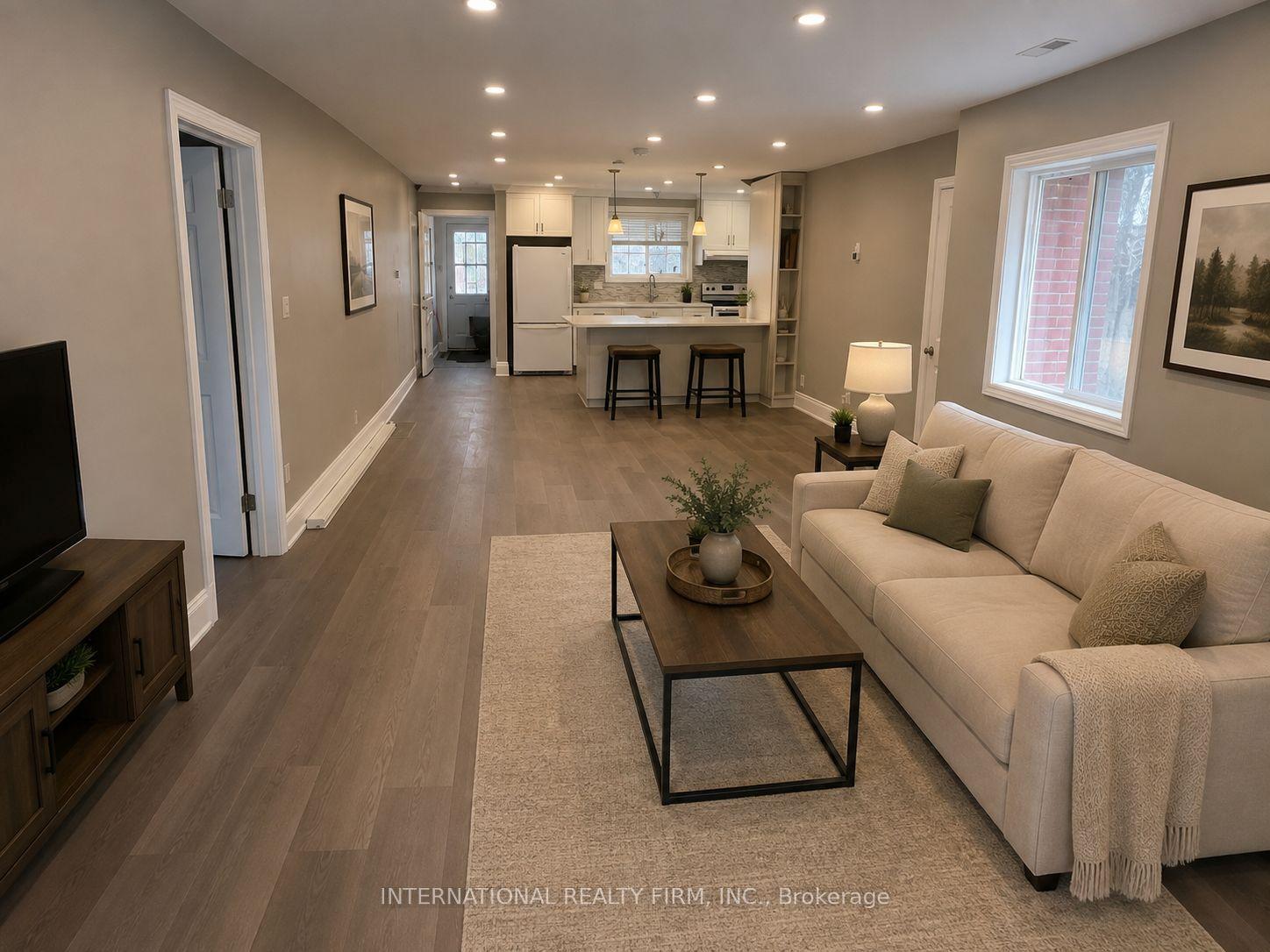 73 Murray Drive Main- Half #Main- Half, Aurora — Detached for lease, photo 1