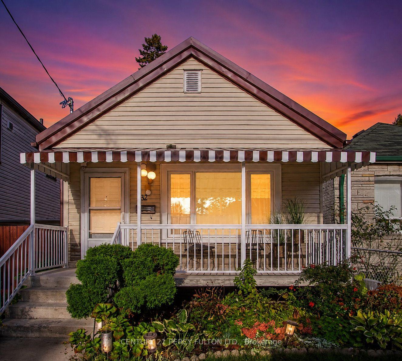 32 Florence Crescent — photo 1