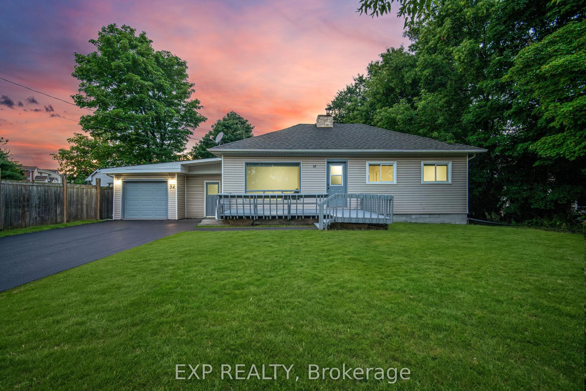 32 Maple Avenue E, Halton Hills — Detached for sale, photo 1