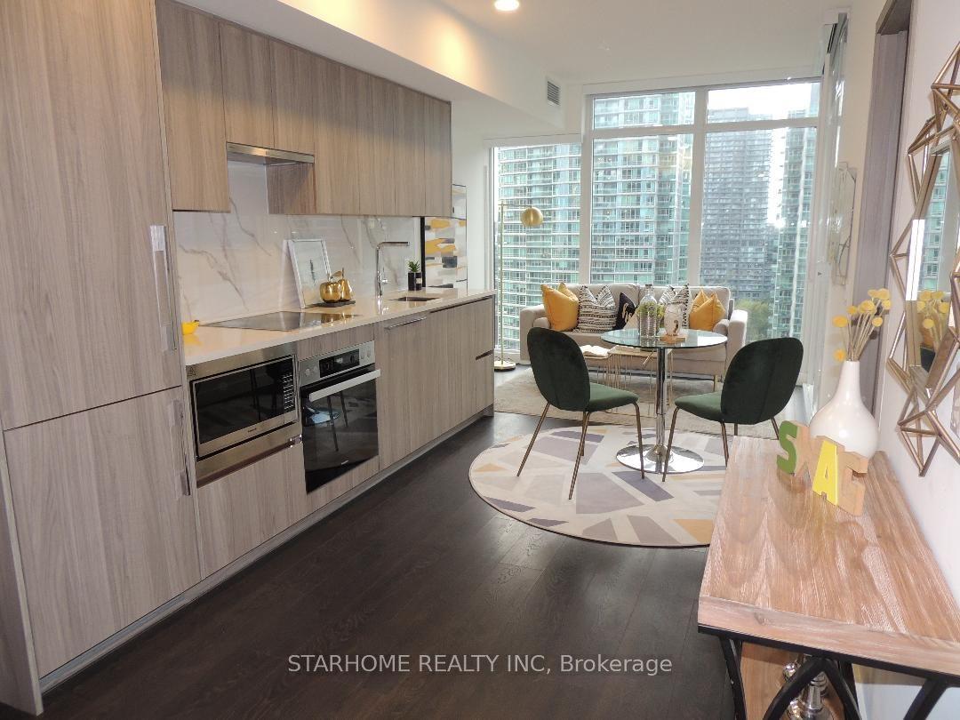 1 Concord Cityplace Way 2015 #2015, Toronto — Condo for sale, photo 1
