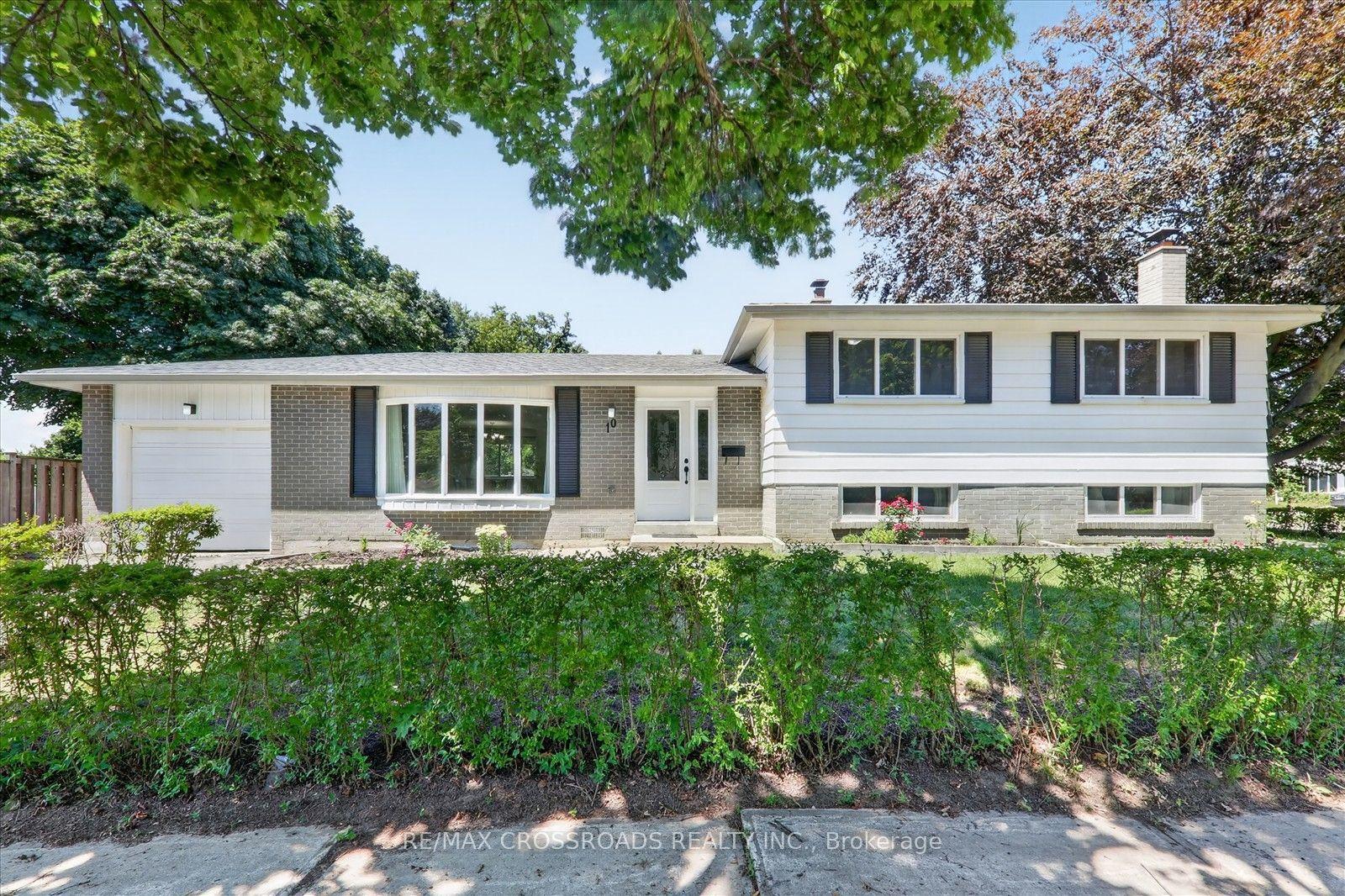 10 Gillbank Crescent S, Toronto — Detached for sale, photo 1