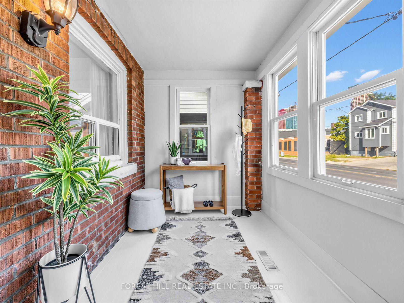 2375 Gerrard Street E, Toronto — Semi-Detached for sale, photo 1