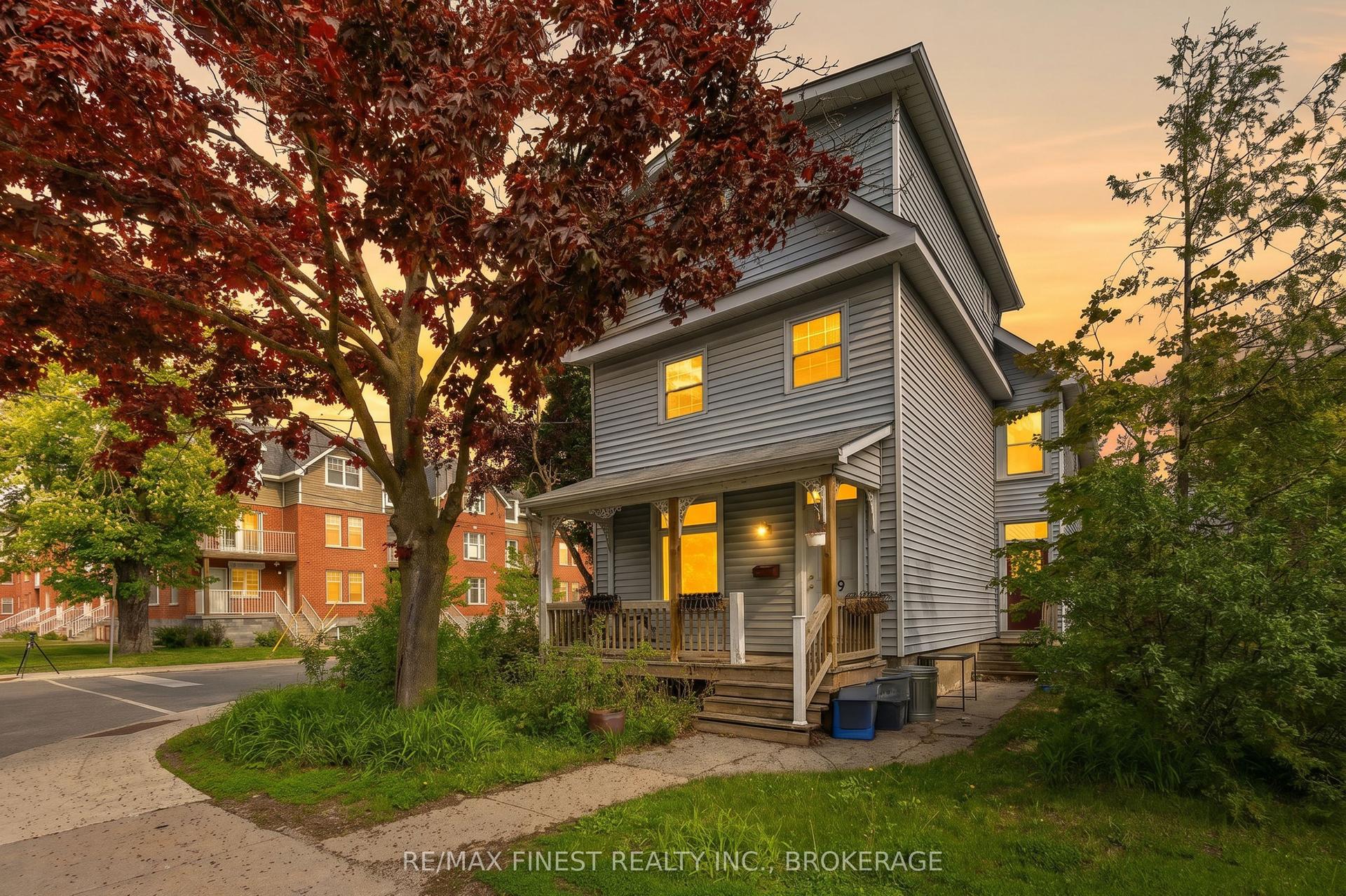 629 JOHNSON Street — photo 1