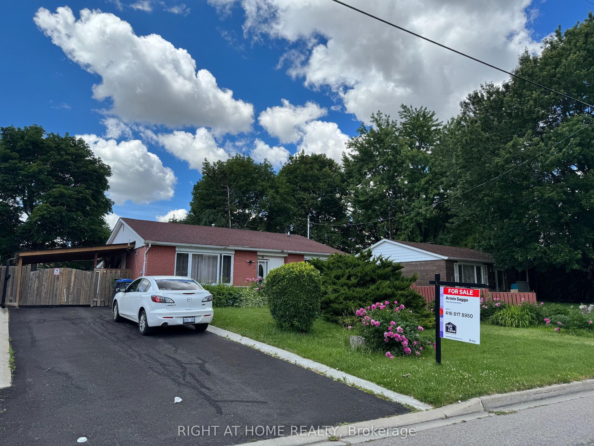 4 Leslie Street, Brampton — Detached for sale, photo 1