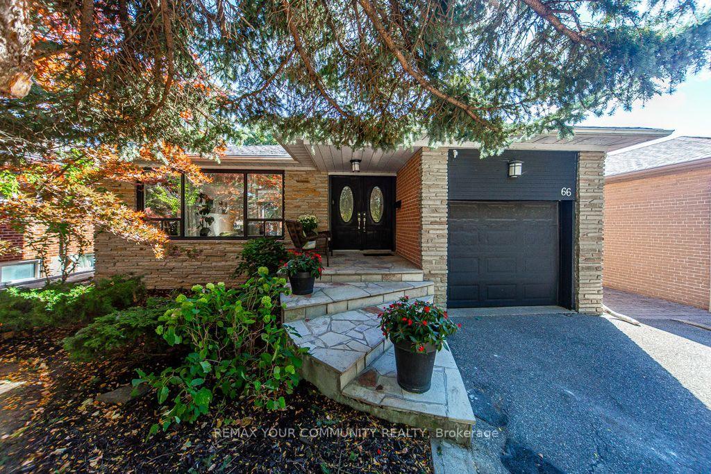 66 Decarie Circle, Toronto — Detached for sale, photo 1