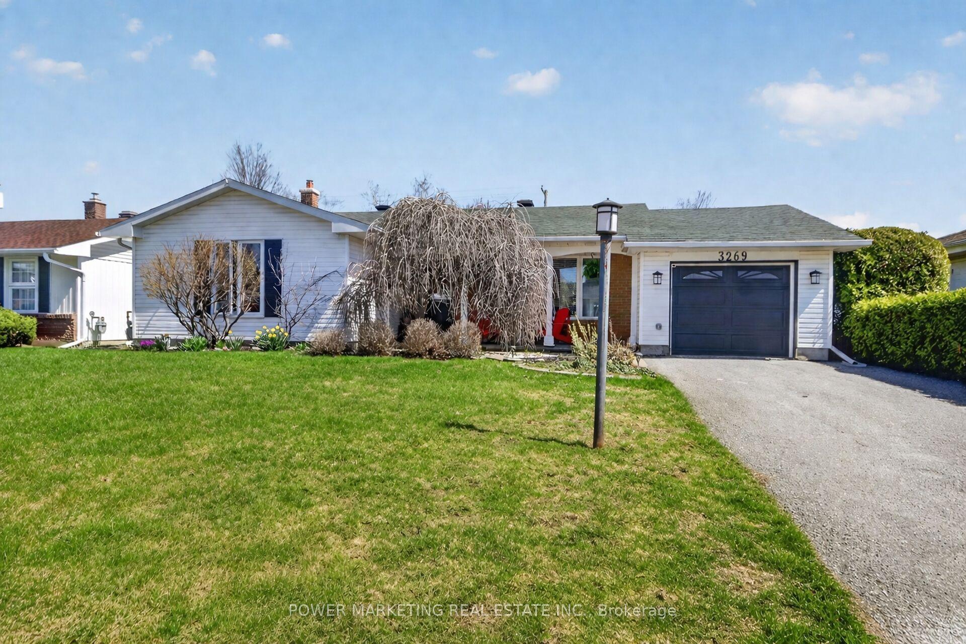 3269 CLEARWATER Crescent — photo 1