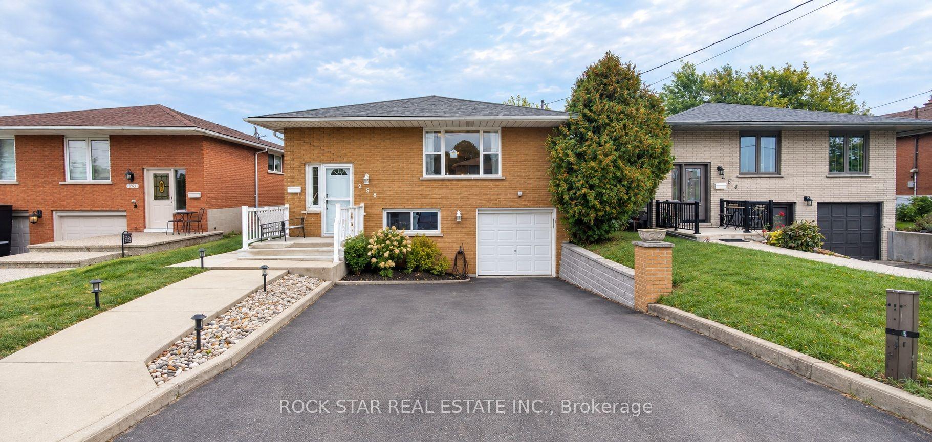 258 Carson Drive Main #Main, Hamilton — Detached for lease, photo 1