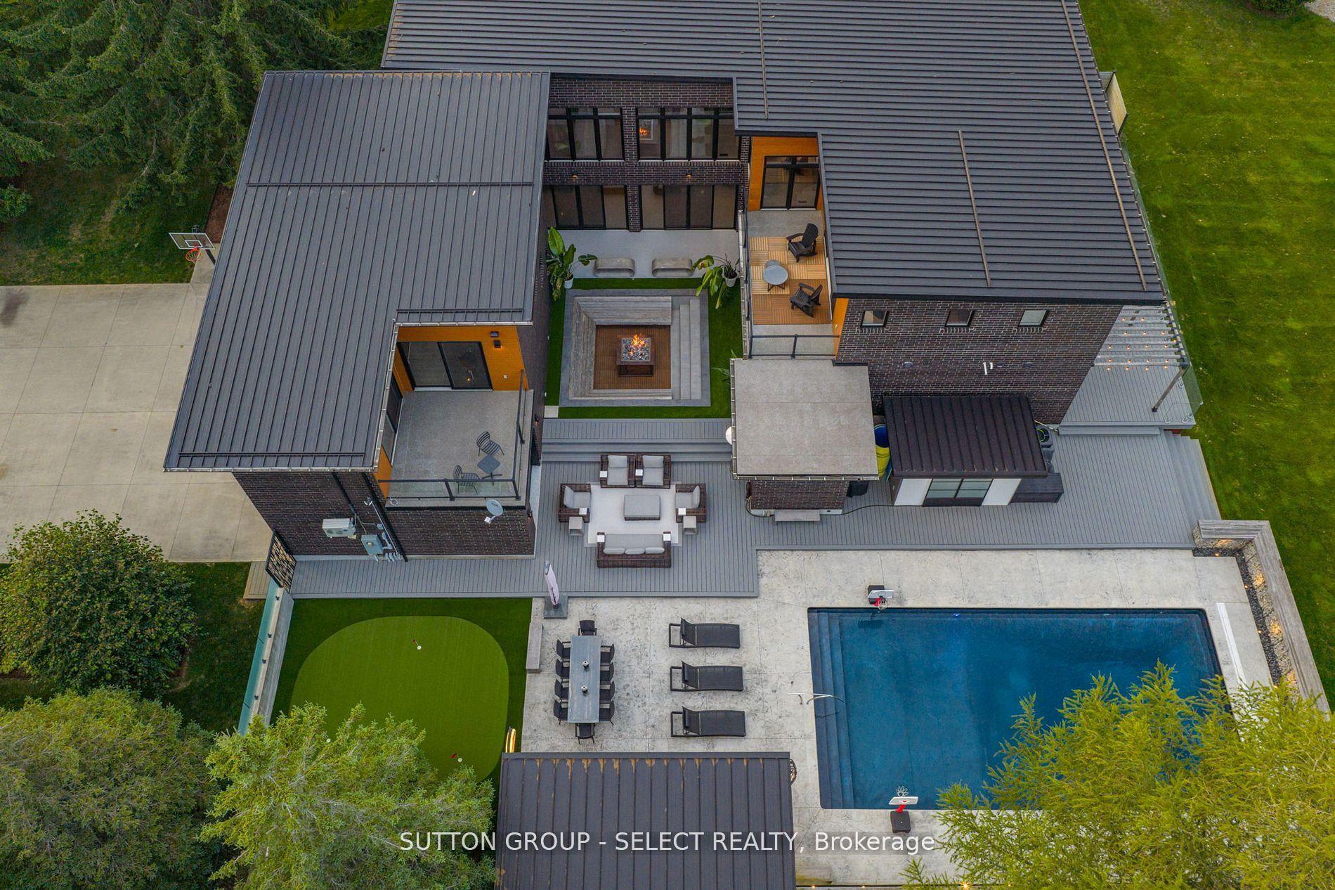 9385 ELVIAGE Drive — photo 1