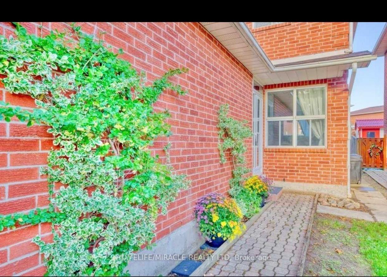 21 Ecclestone Drive, Brampton — Detached for lease, photo 1