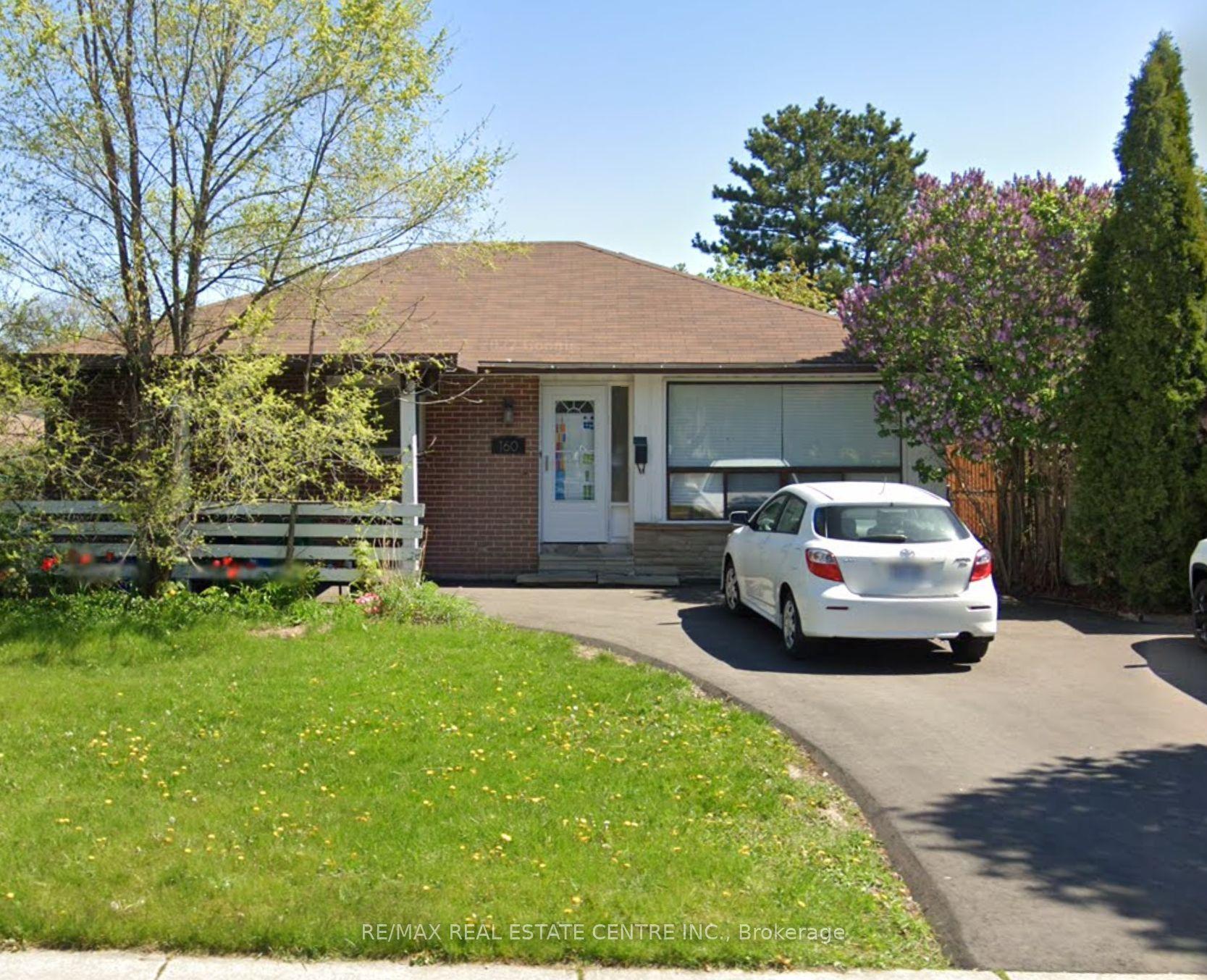 160 Mcmurchy Avenue S — photo 1
