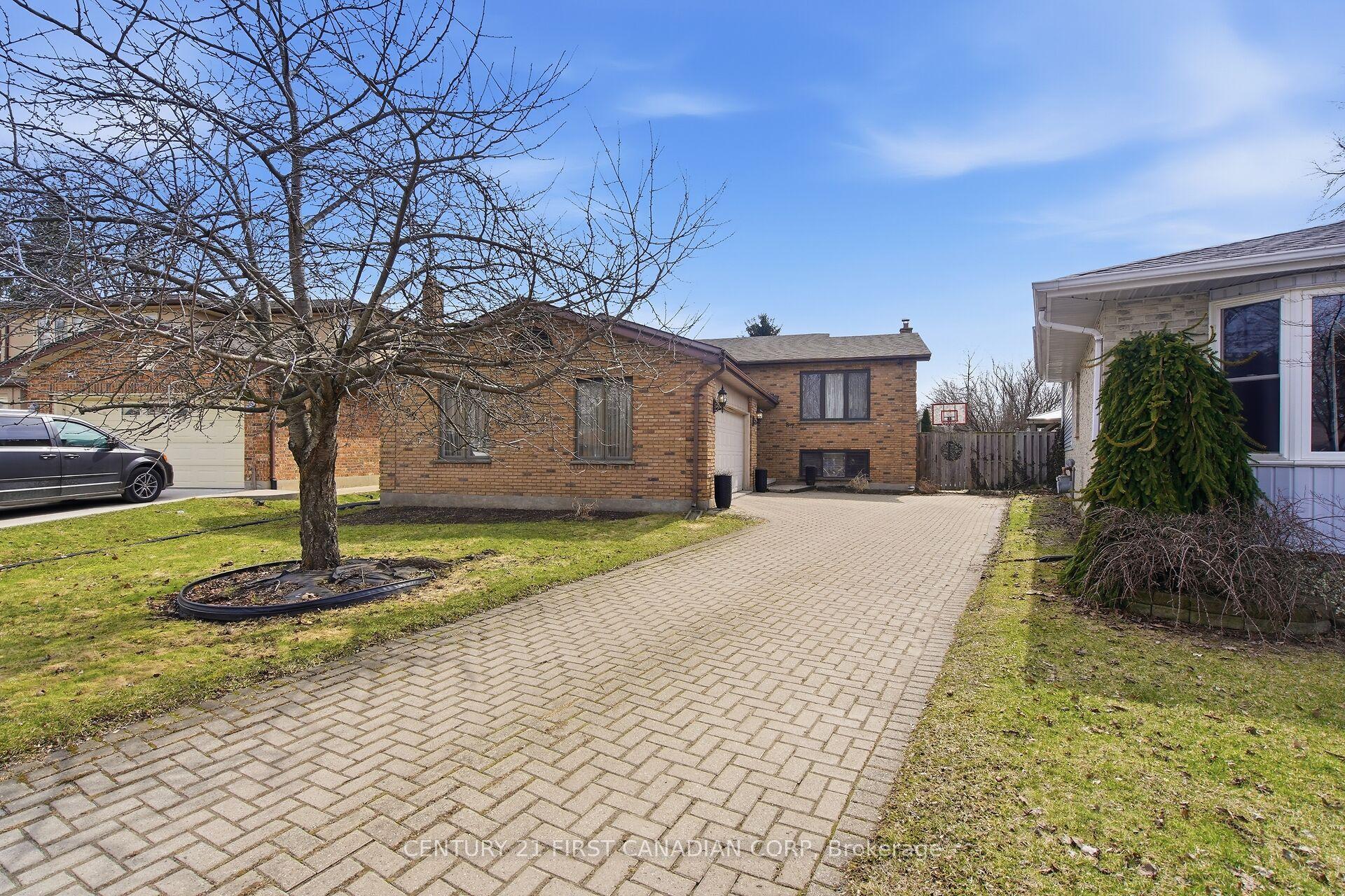 87 Grieve Place — photo 1