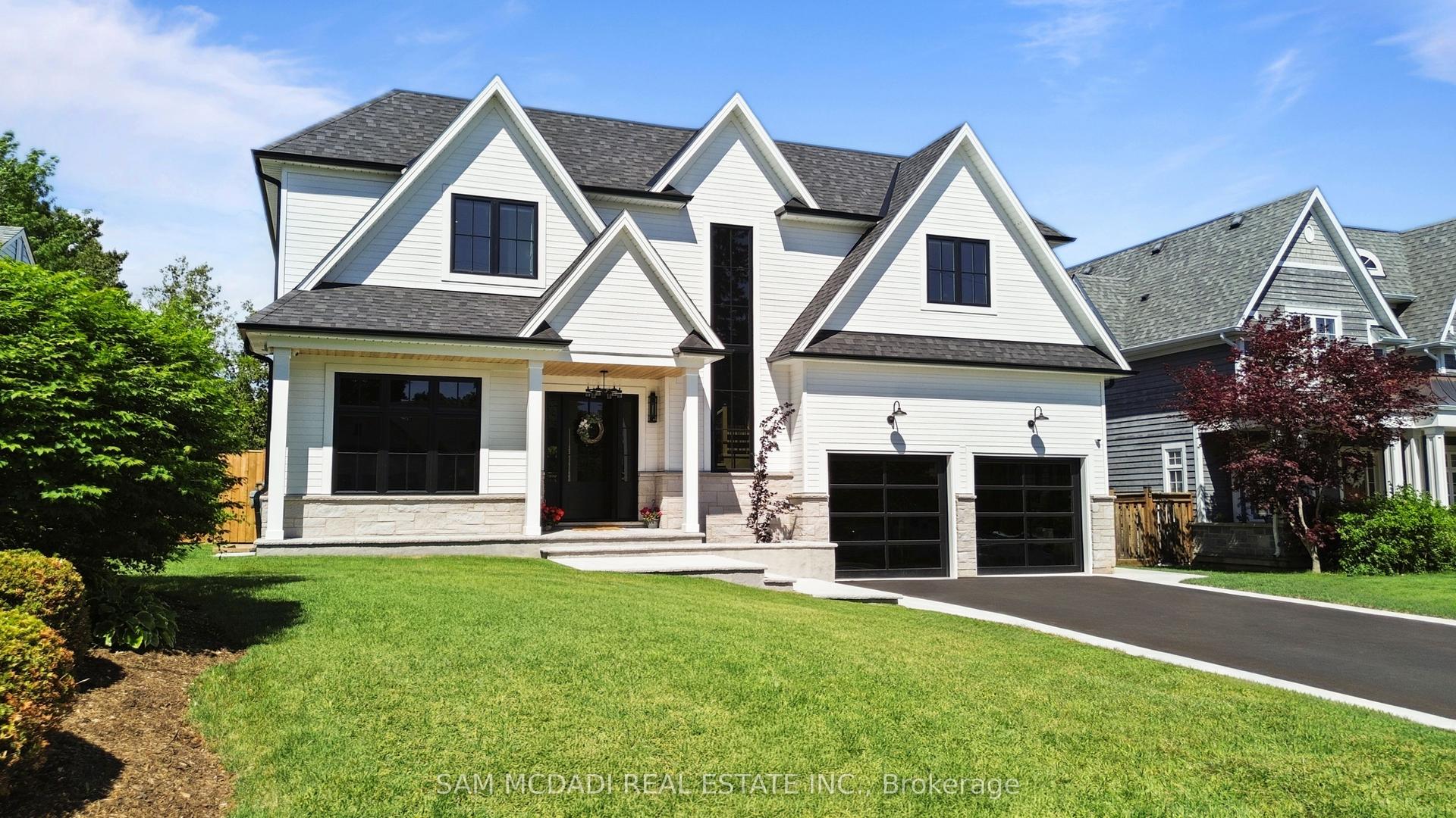 899 Danforth Place — photo 1