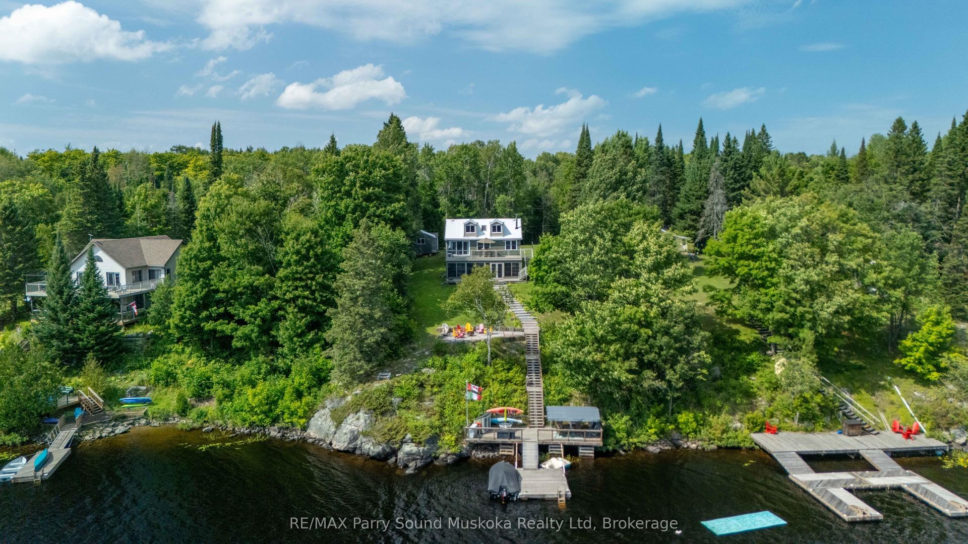 16 Golden Horseshoe Lane — photo 1