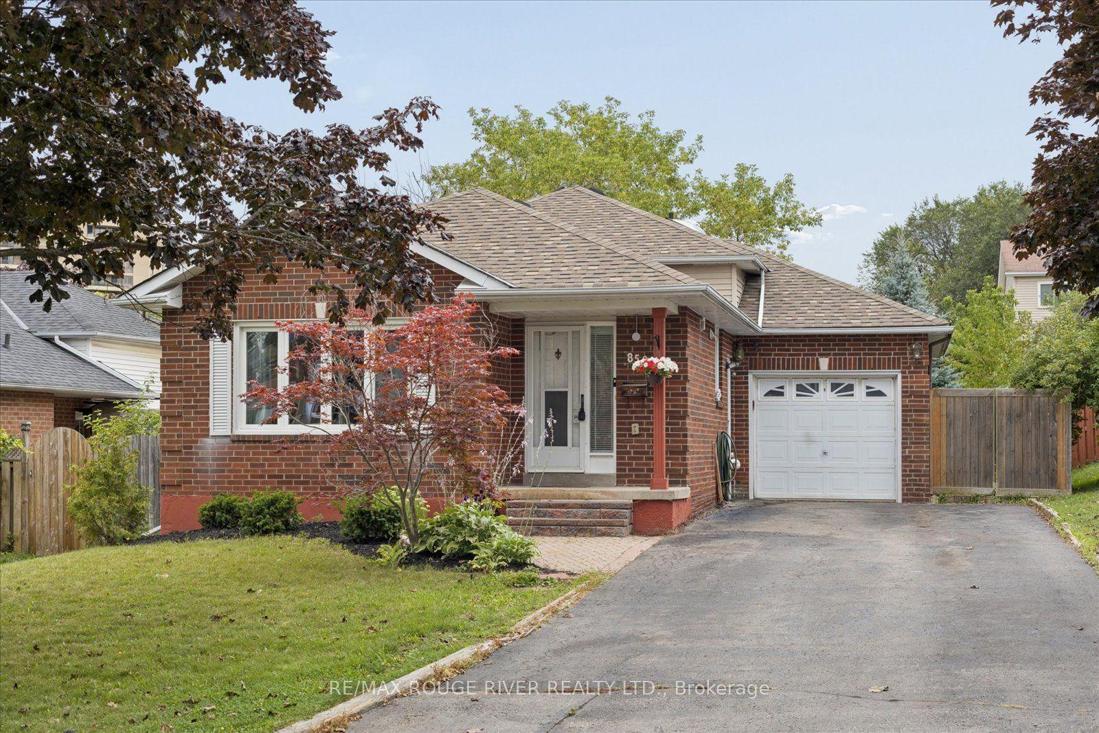 856 Meadowhill Court Main #Main, Oshawa — Detached for lease, photo 1