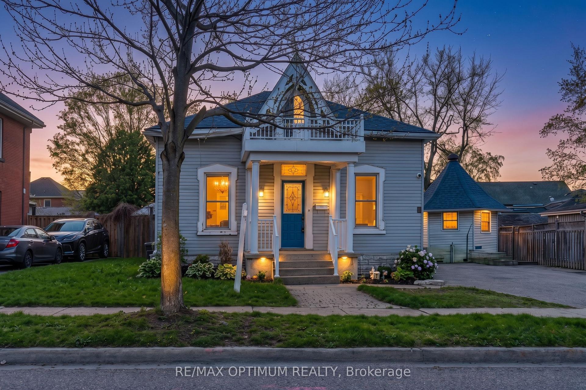 4 Denison Avenue, Brampton — Detached for sale, photo 1