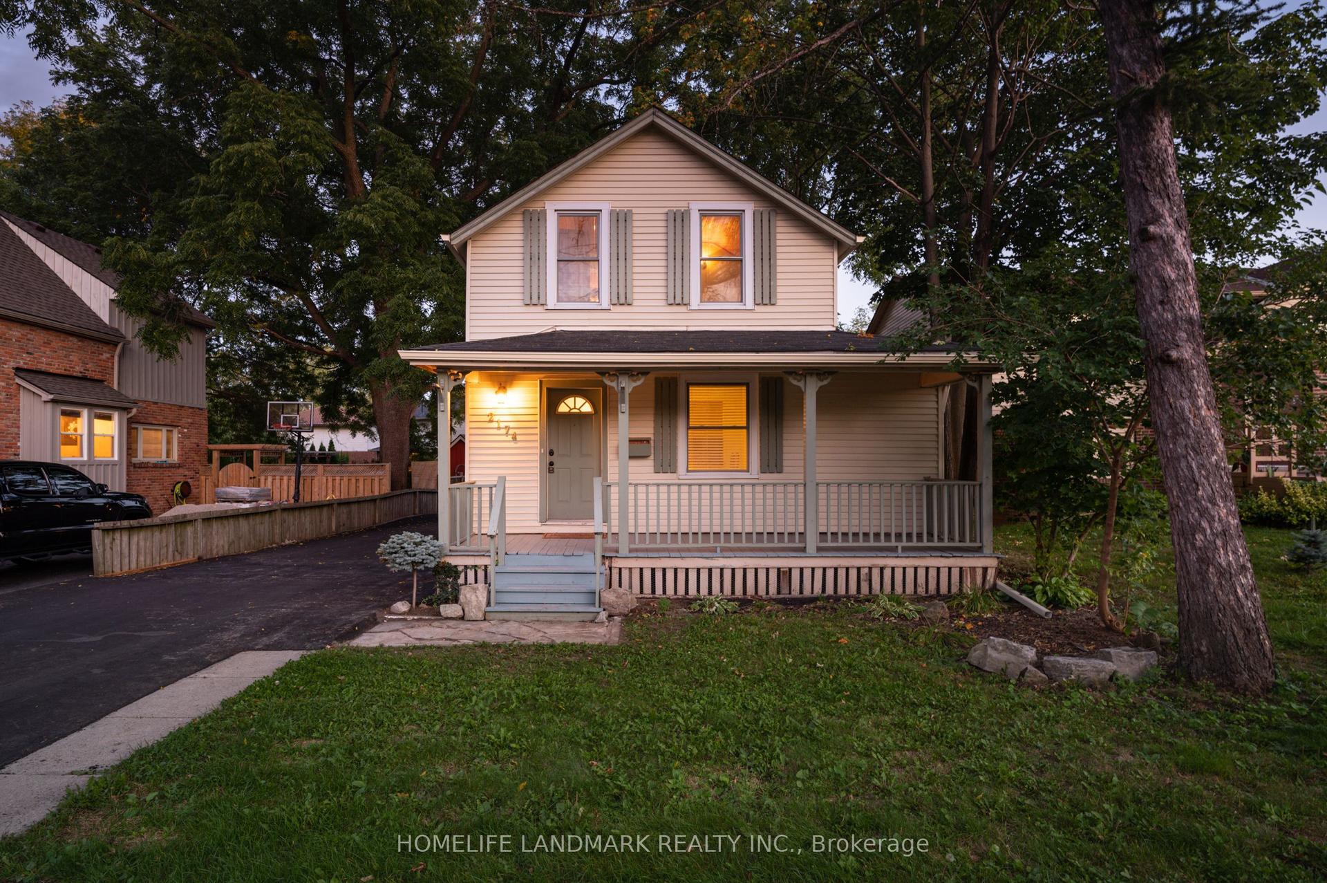 2174 New Street, Burlington — Detached for lease, photo 1