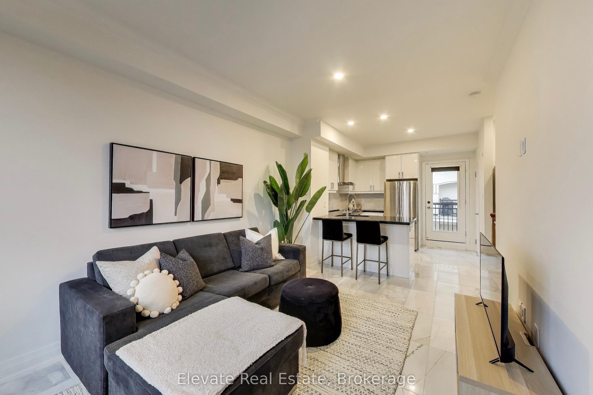 3083 Cawthra Road 24 #24, Mississauga — Condo Town for sale, photo 1