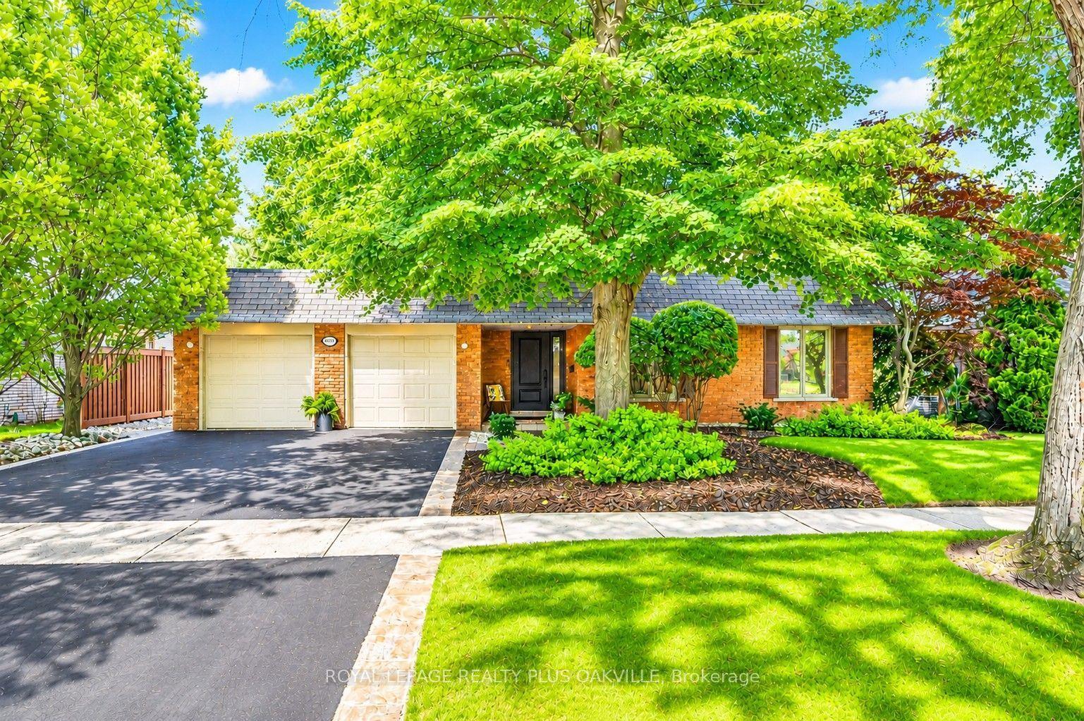 4527 Concord Place, Burlington — Detached for sale, photo 1
