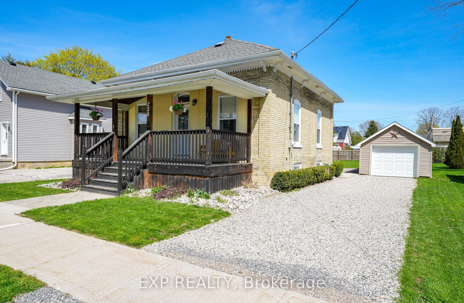 220 William Street — photo 1