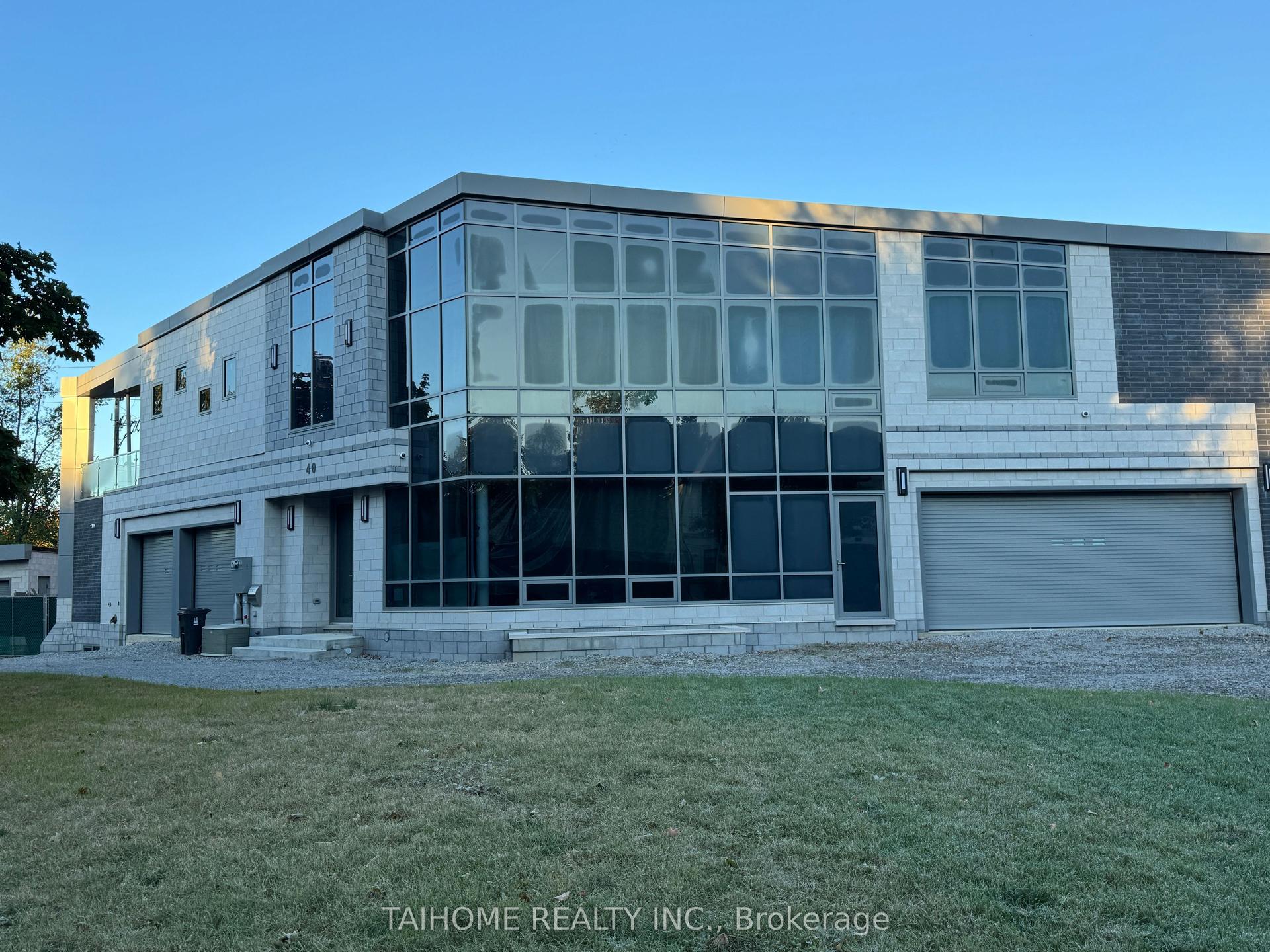 40 Tottenham Road, Toronto — Detached for sale, photo 1