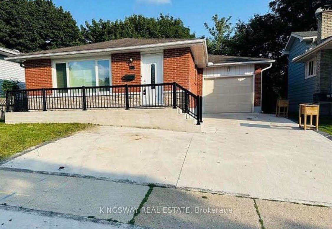 35 Silver Aspen Crescent, Kitchener — Detached for lease, photo 1