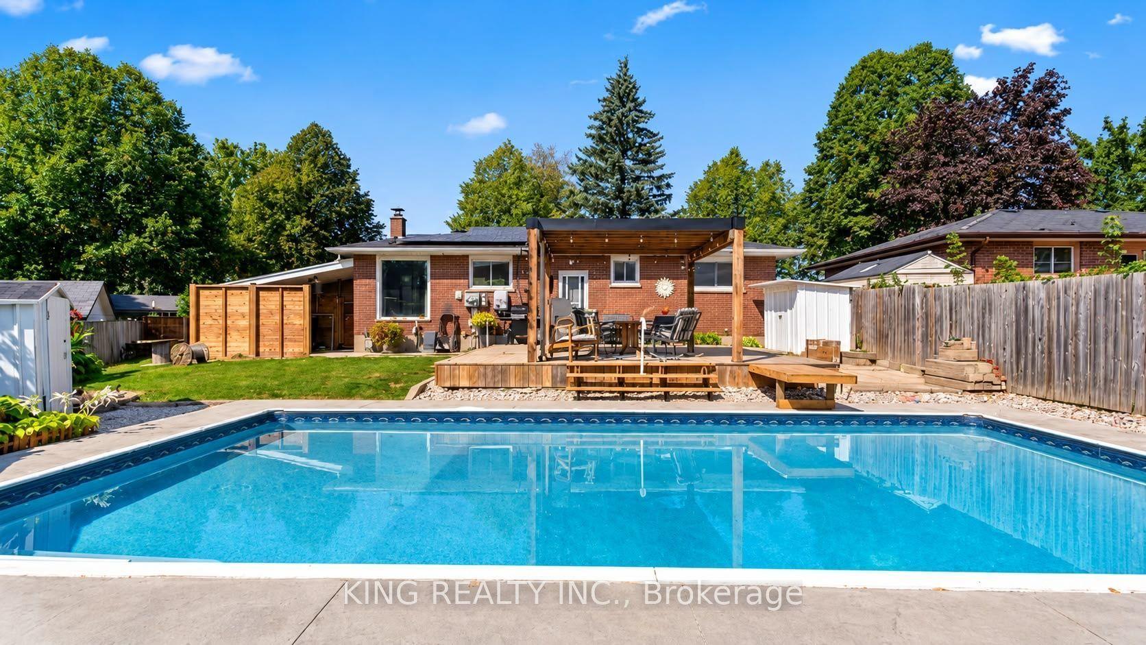 6 Genevive Crescent, London East — Detached for lease, photo 1