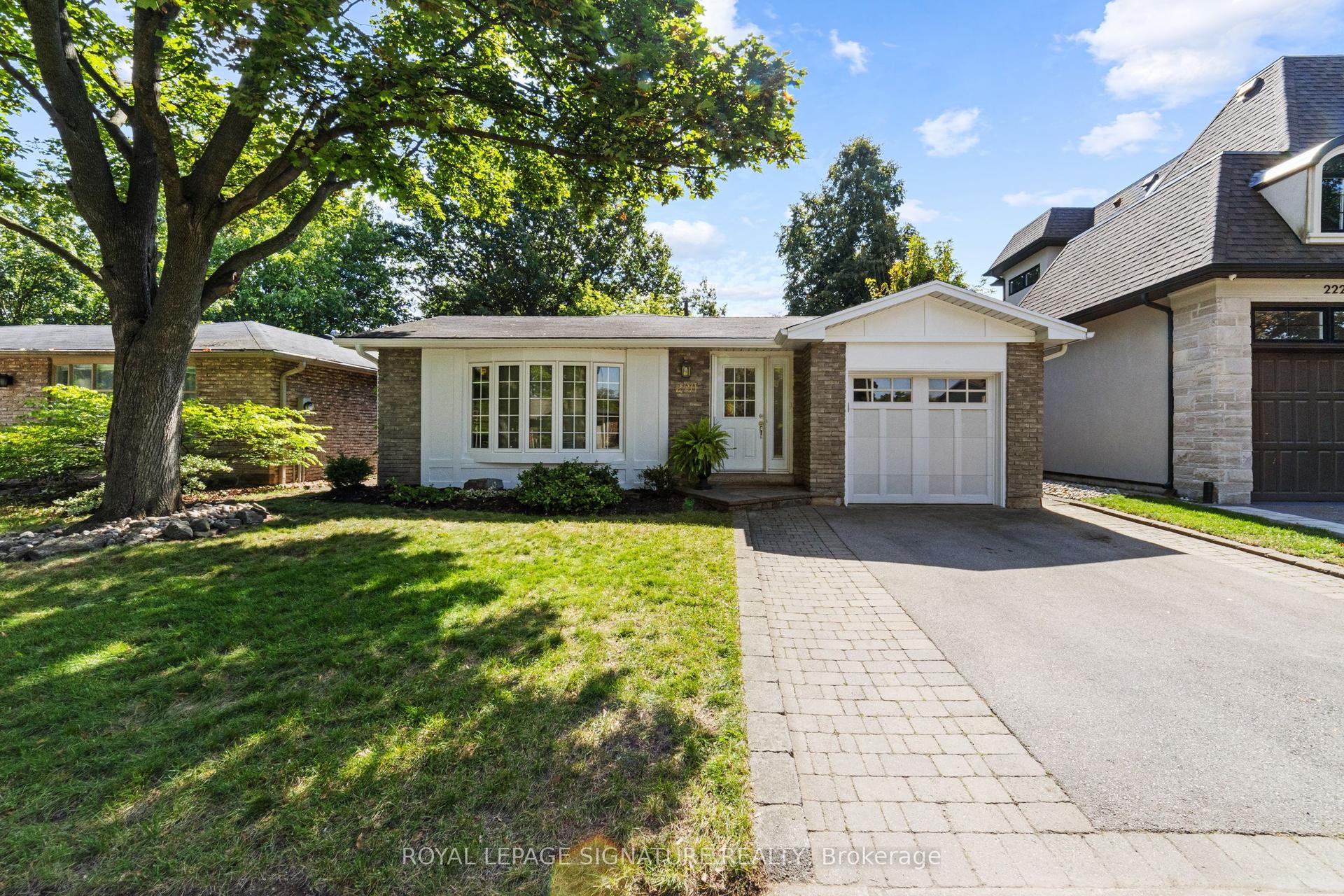 220 Chebucto Drive, Oakville — Detached for sale, photo 1