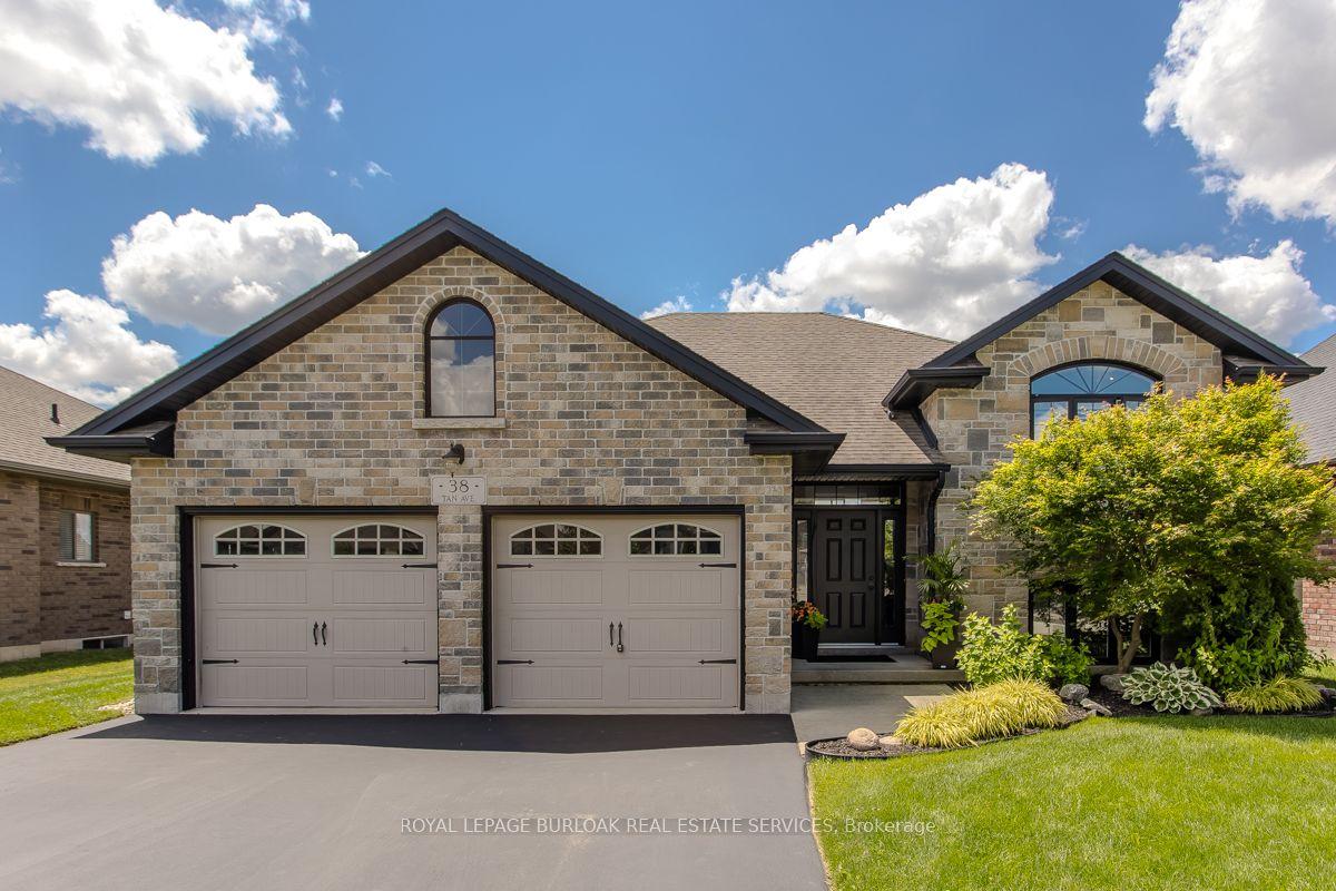 38 Tan Avenue — photo 1