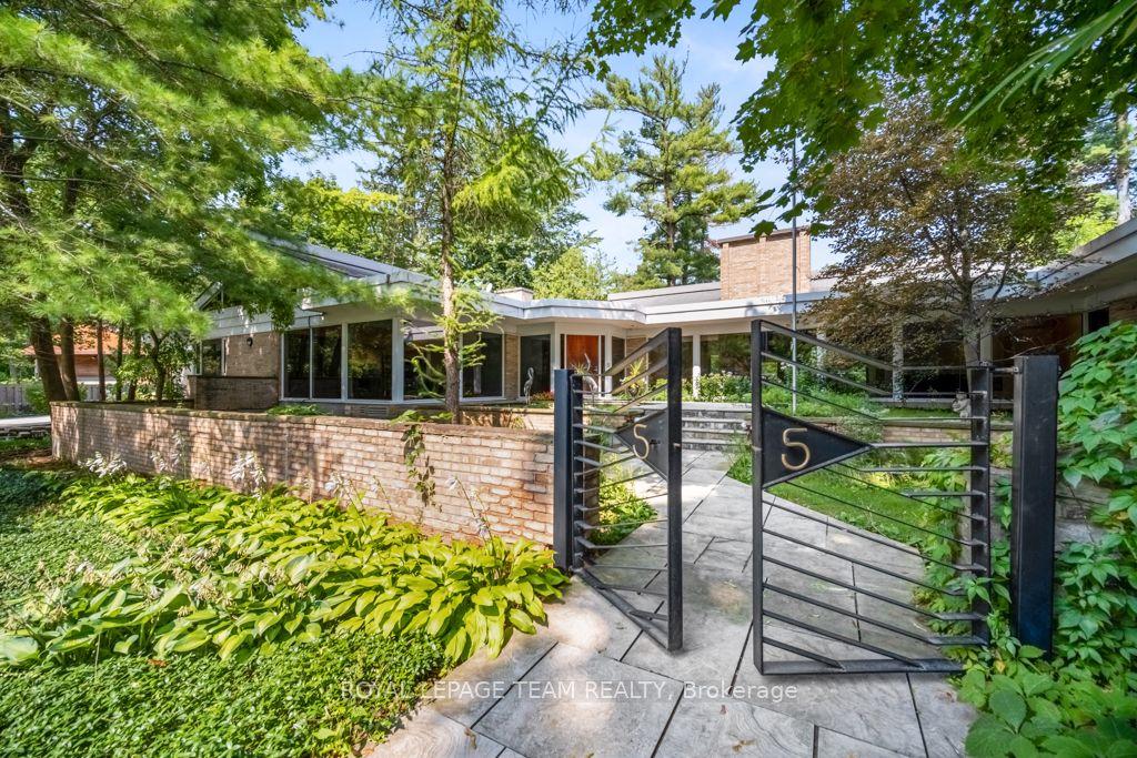 55 WILLINGDON Road — photo 1