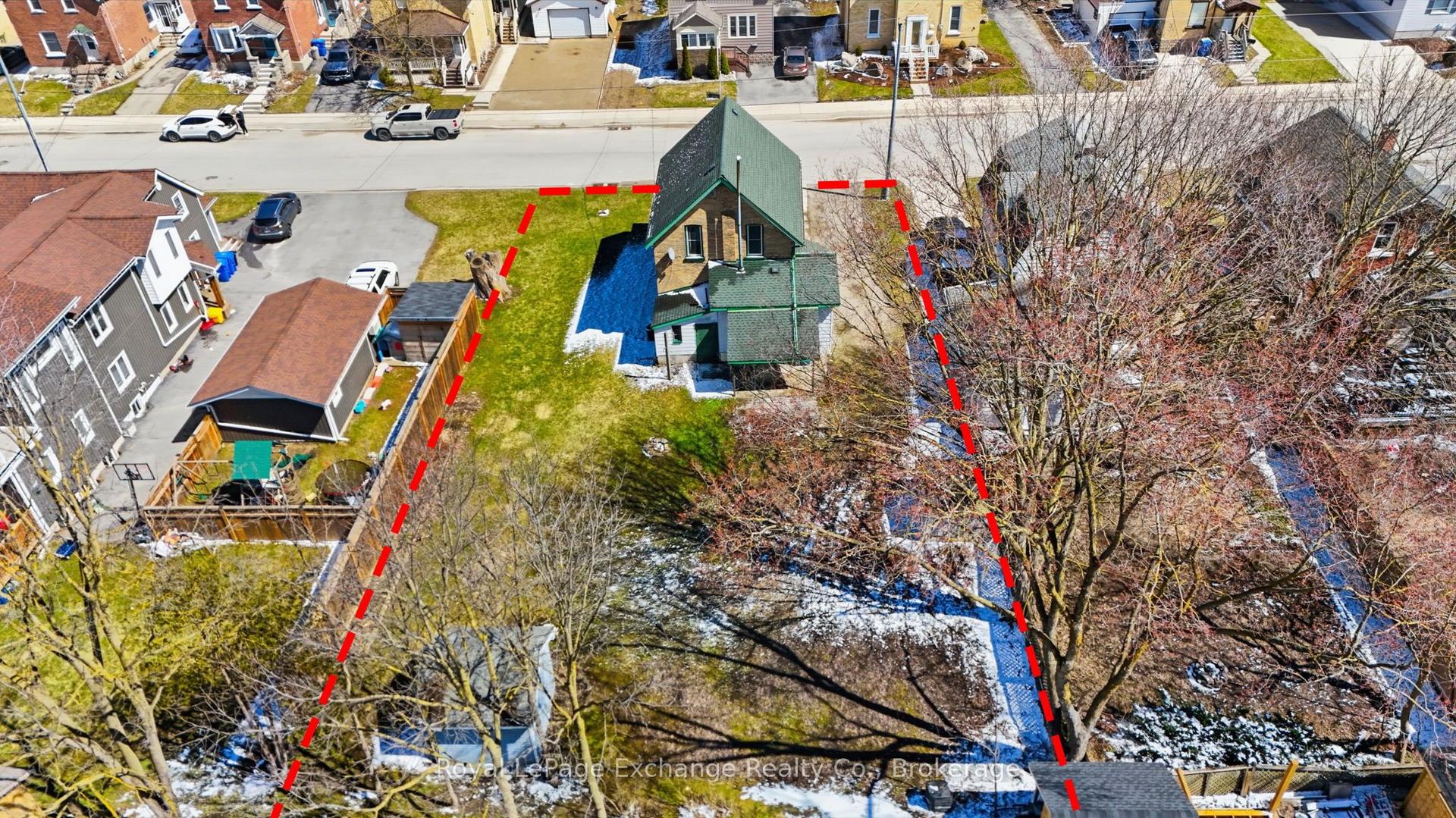 588 11th Avenue — photo 1