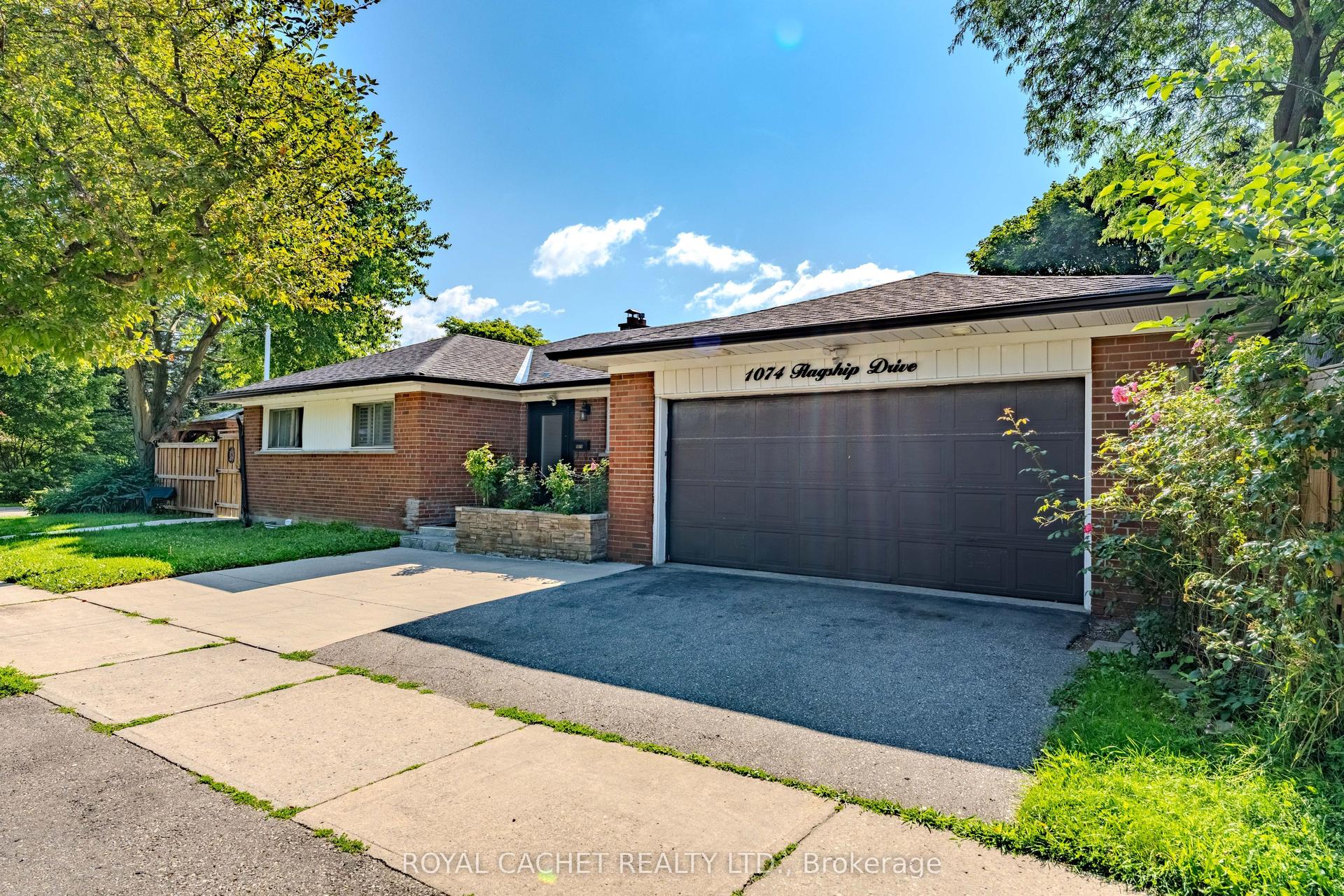 1074 Flagship Drive, Mississauga — Detached for sale, photo 1