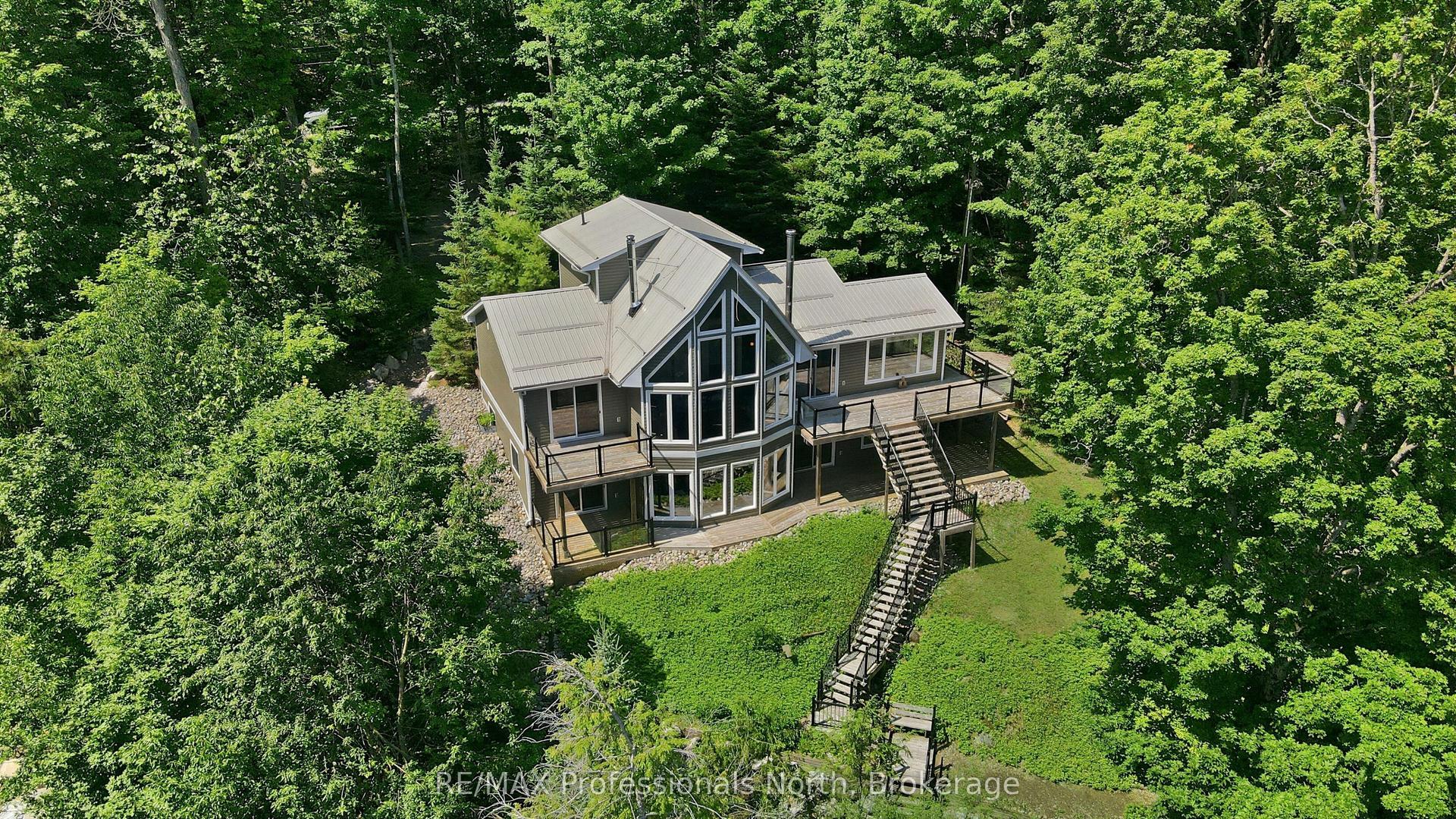 1114 Miskwabi Lake Road, Dysart et al — Detached for sale, photo 1