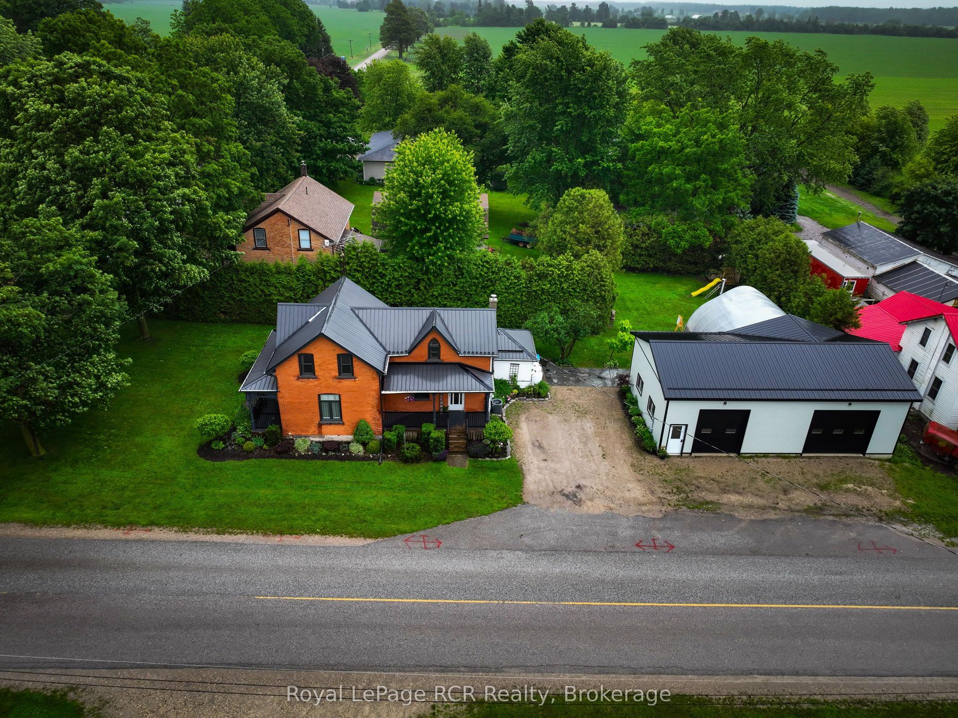 84322 Mcnabb Line, Huron East — Detached for sale, photo 1
