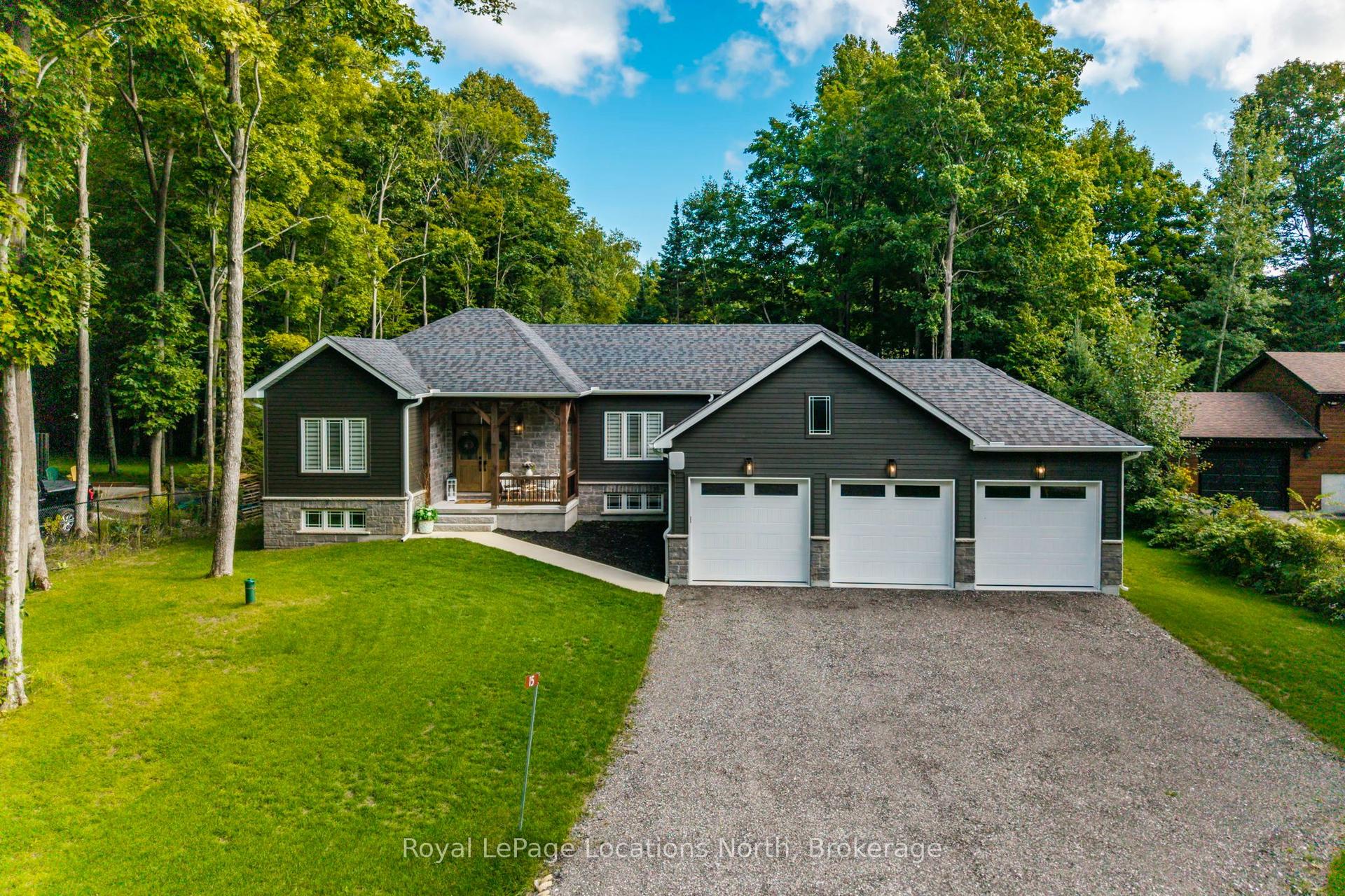 15 Pinecone Avenue — photo 1
