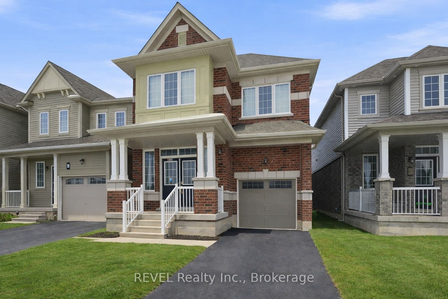 67 Esther Crescent — photo 1