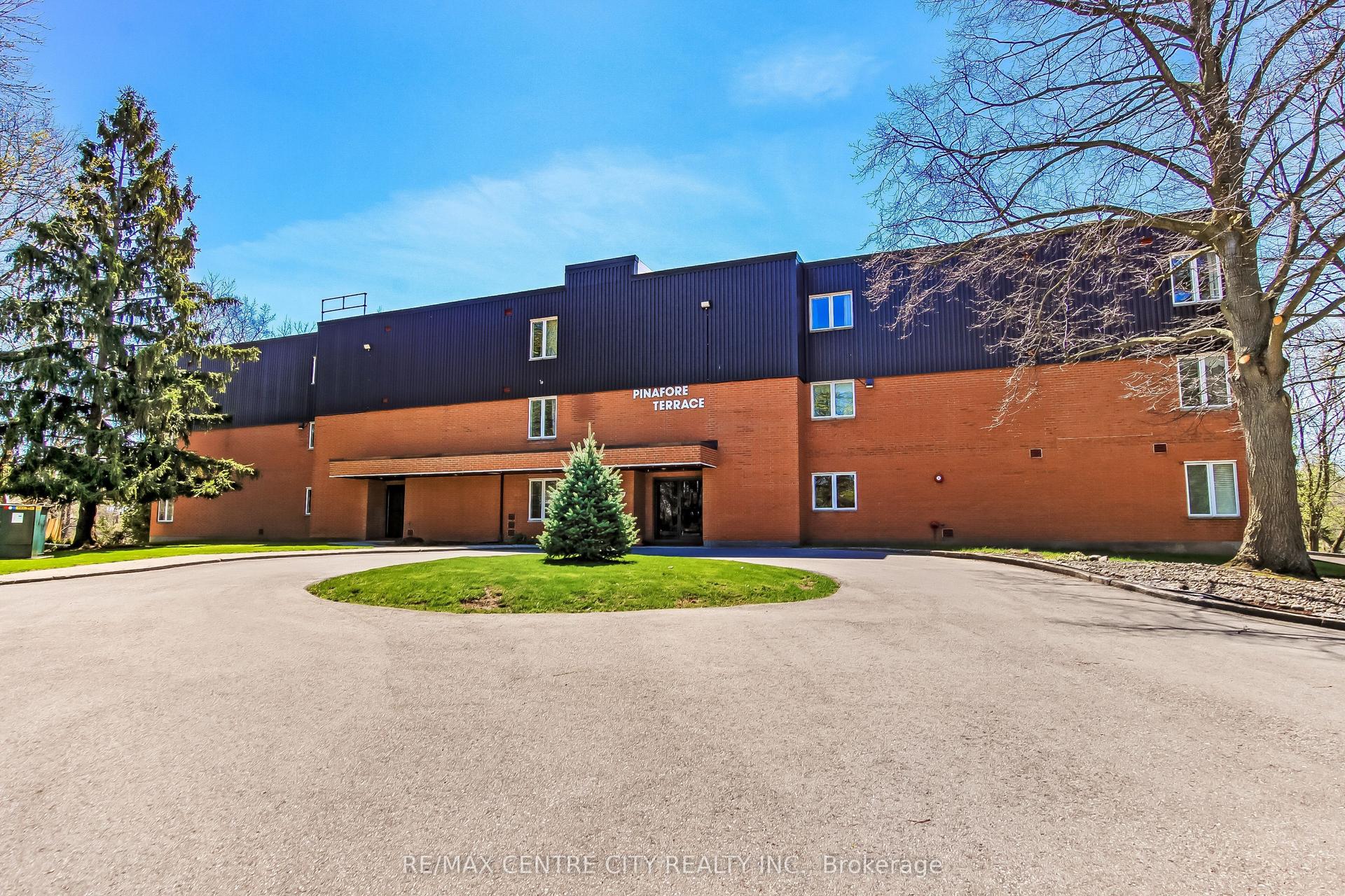 125 Elm Street 11 #11, St. Thomas — Condo for sale, photo 1