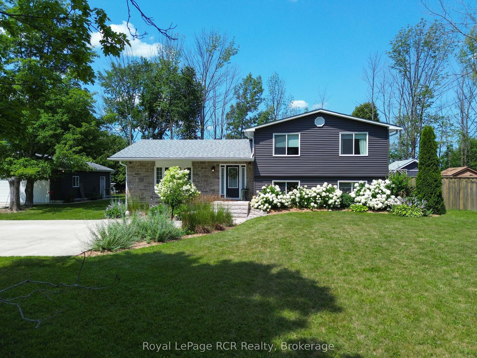 319370 Grey Road 1 Road, Georgian Bluffs — Detached for sale, photo 1