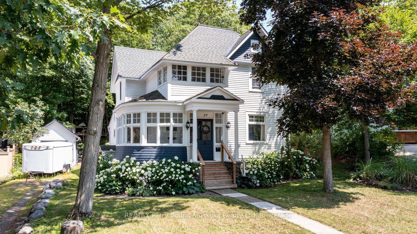 29 Waubeek Street, Parry Sound — Detached for sale, photo 1