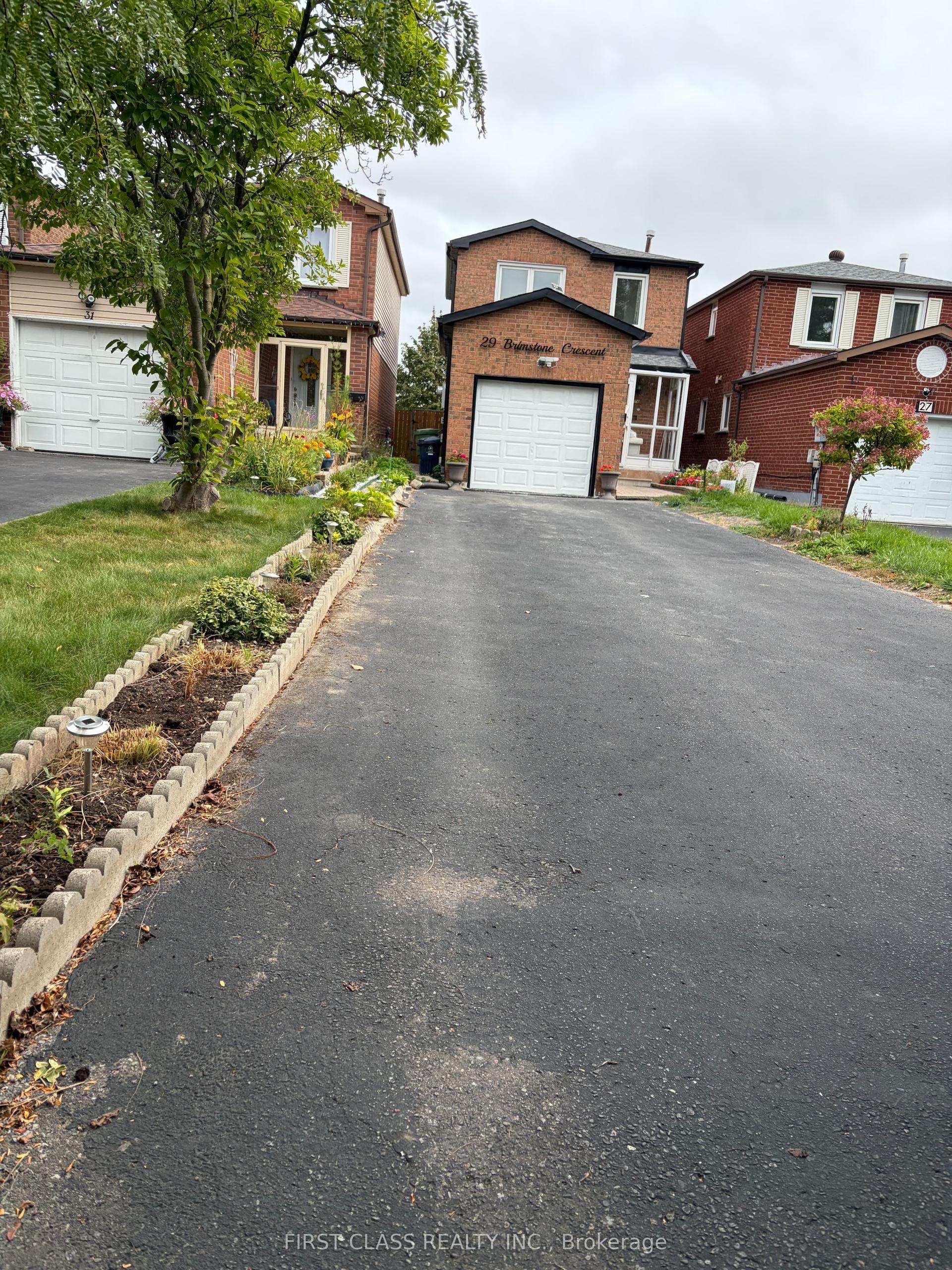 29 Brimstone Crescent, Toronto — Detached for lease, photo 1