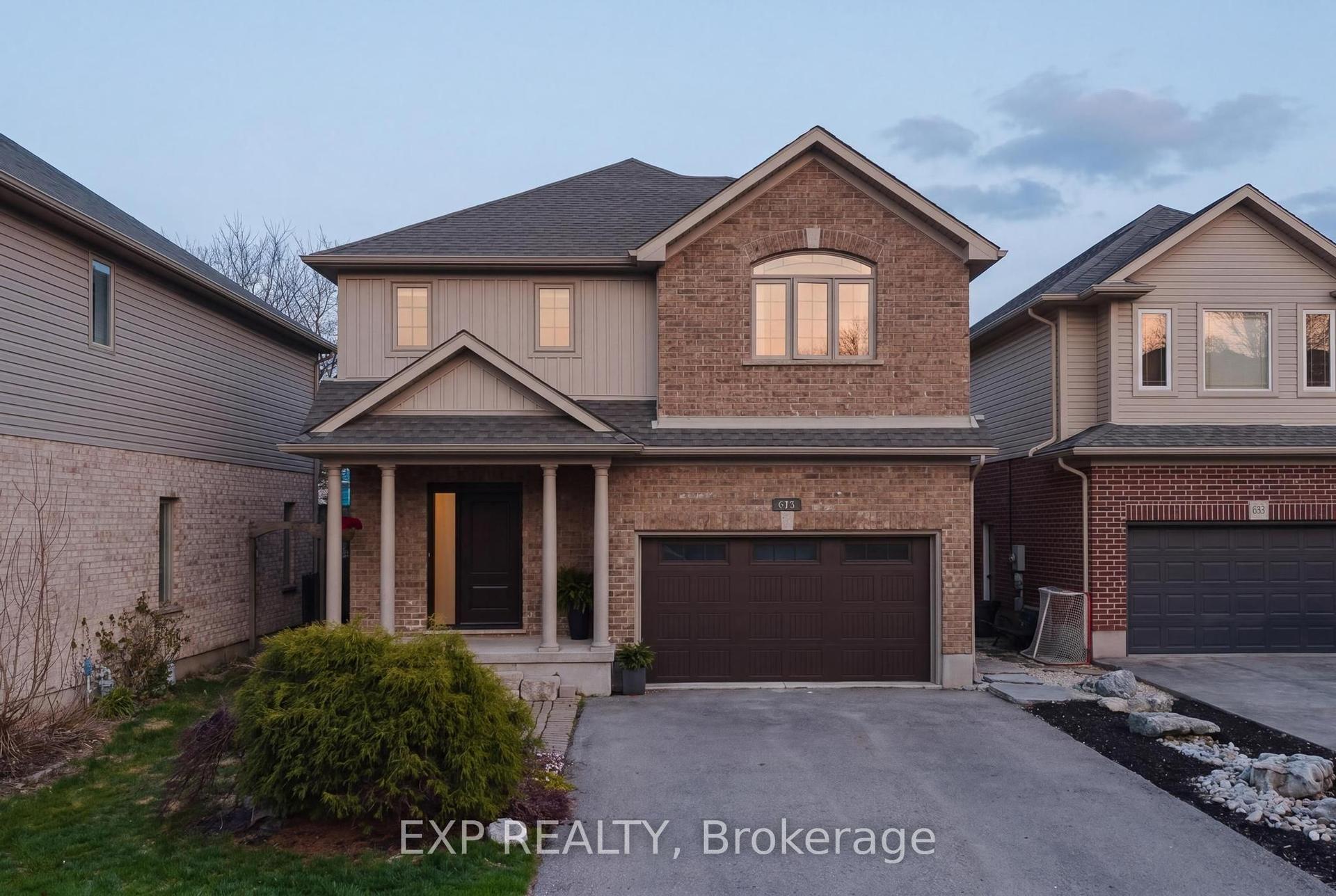 631 Woodlawn Place — photo 1