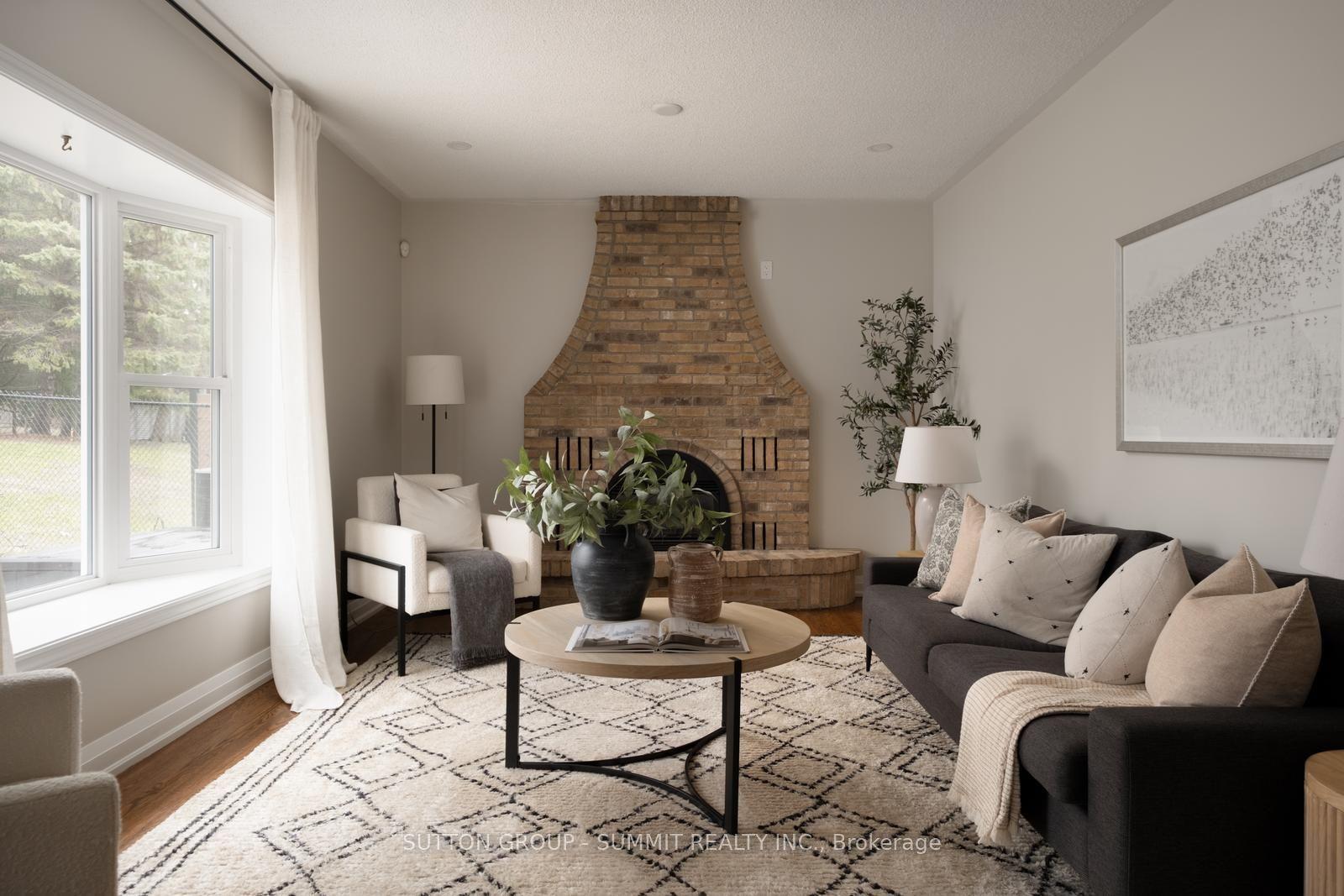 27 MILLBRIDGE Crescent — photo 1