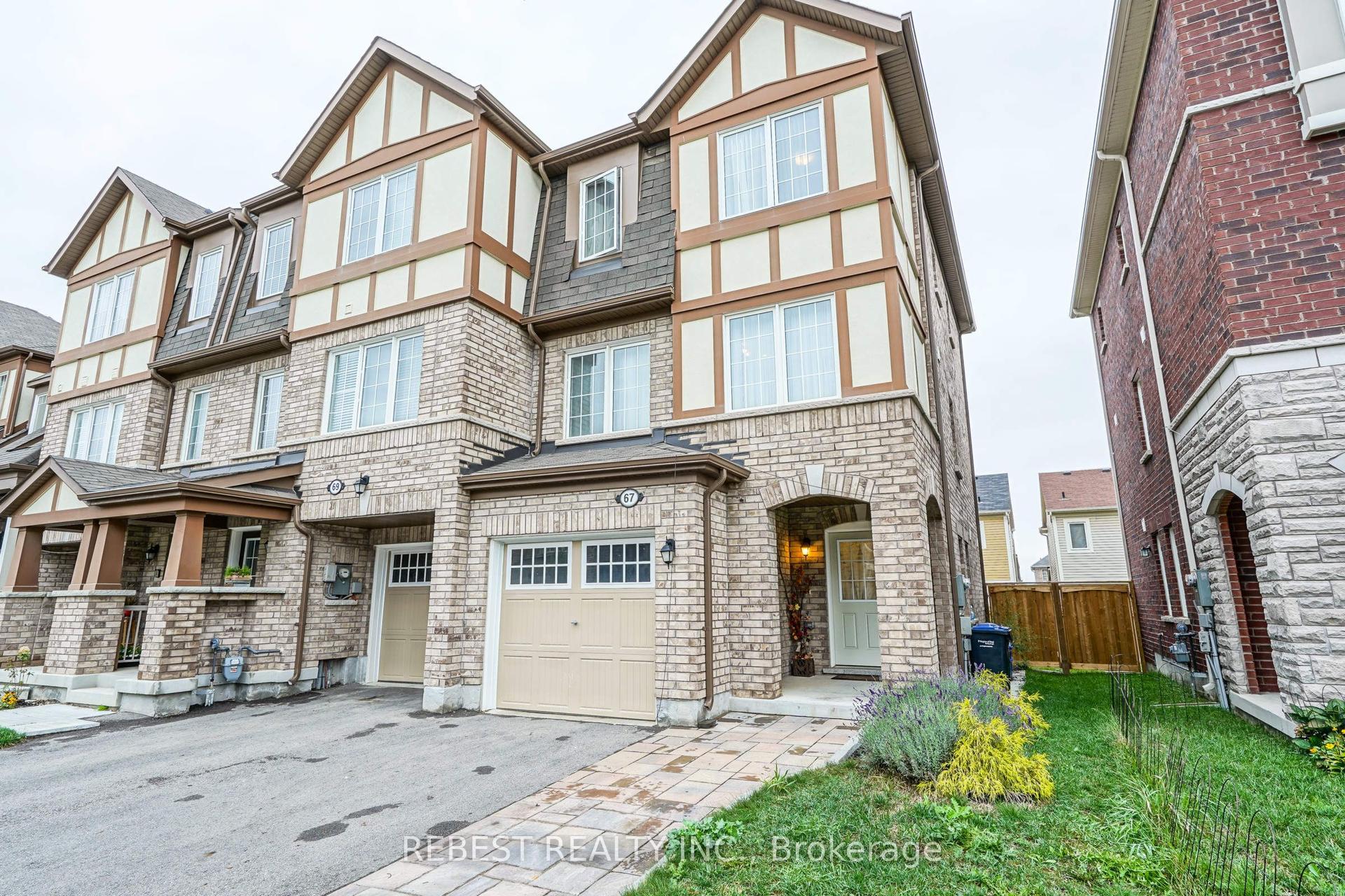 67 Bannister Crescent — photo 1