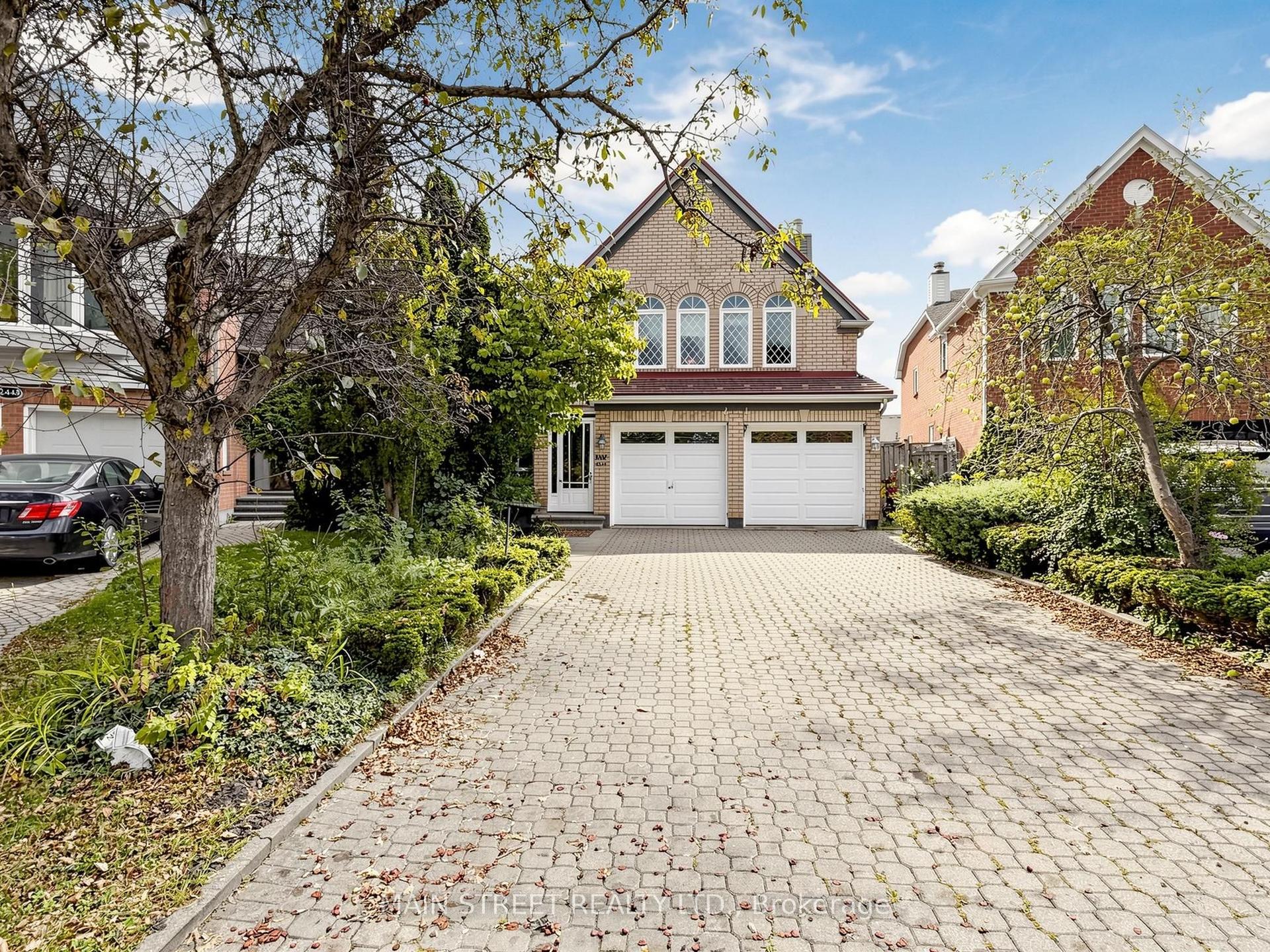 2441 WILLOWBURNE Drive, Mississauga — Detached for sale, photo 1