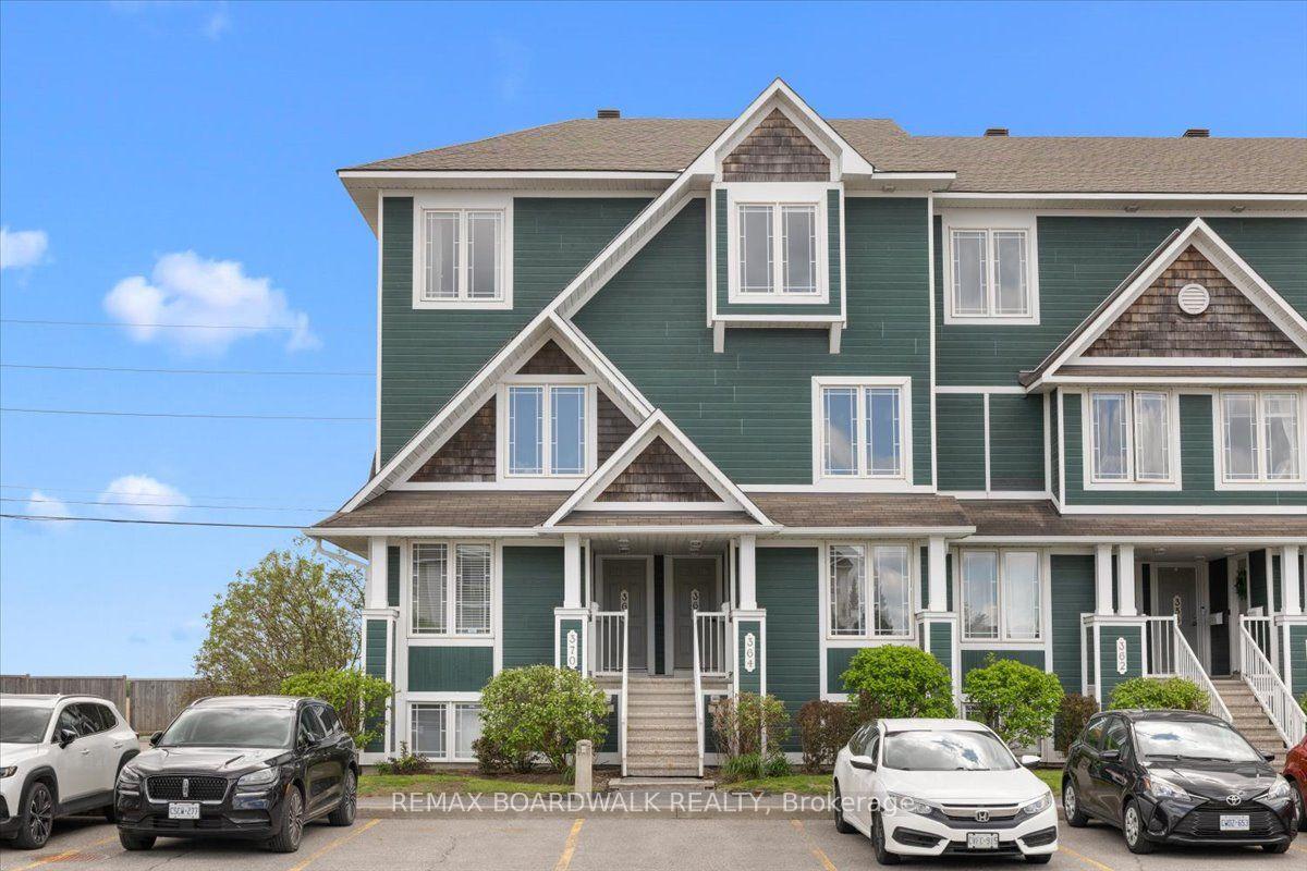 366 CROWNRIDGE Drive — photo 1