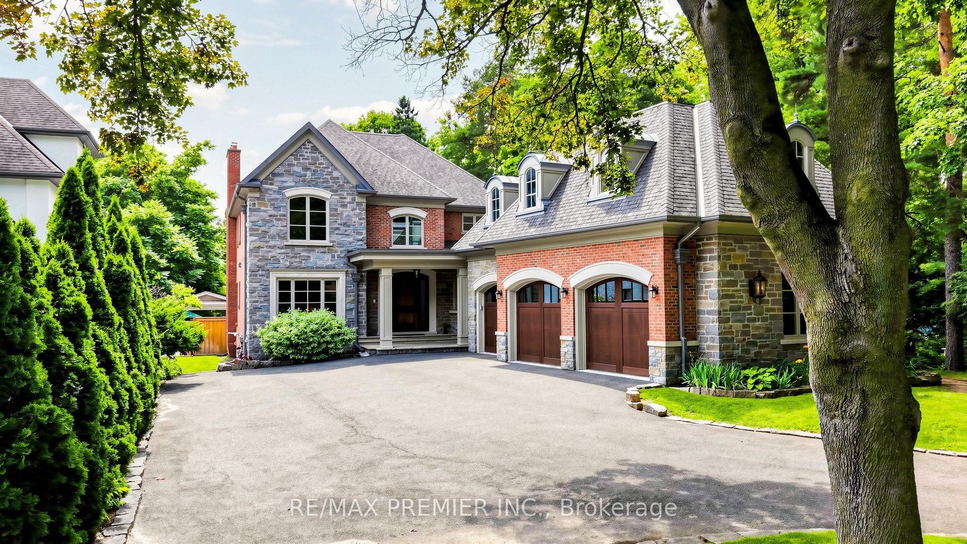 2064 Dickson Road, Mississauga — Detached for sale, photo 1